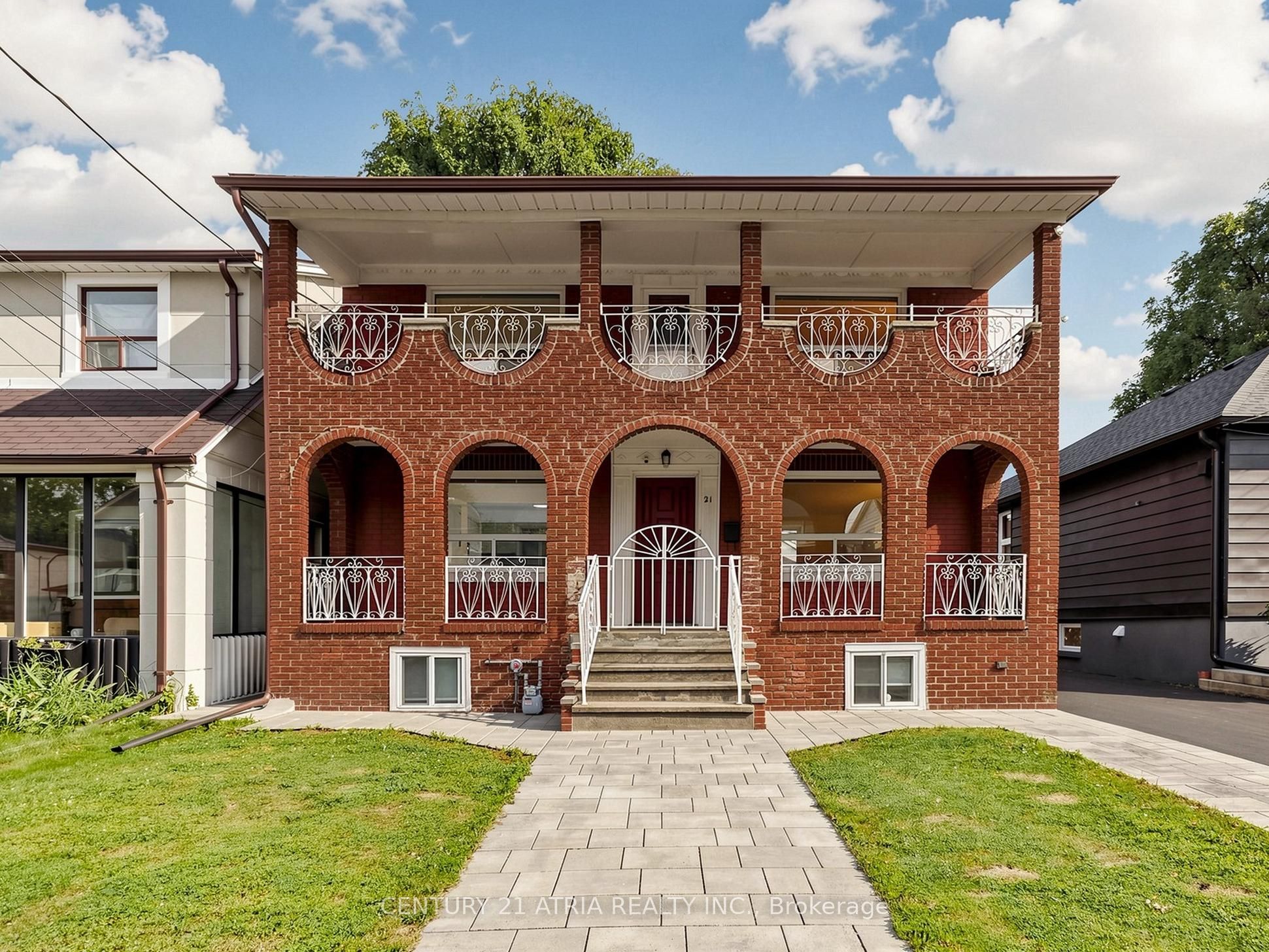 21 Mahoney Avenue, Toronto, ON M6M 2H5 photo 2