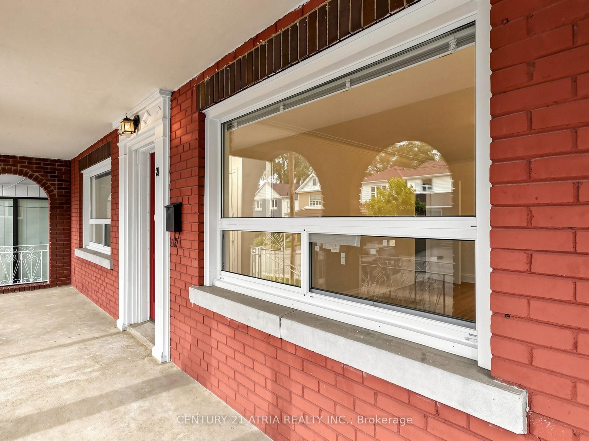 21 Mahoney Avenue, Toronto, ON M6M 2H5 photo 4