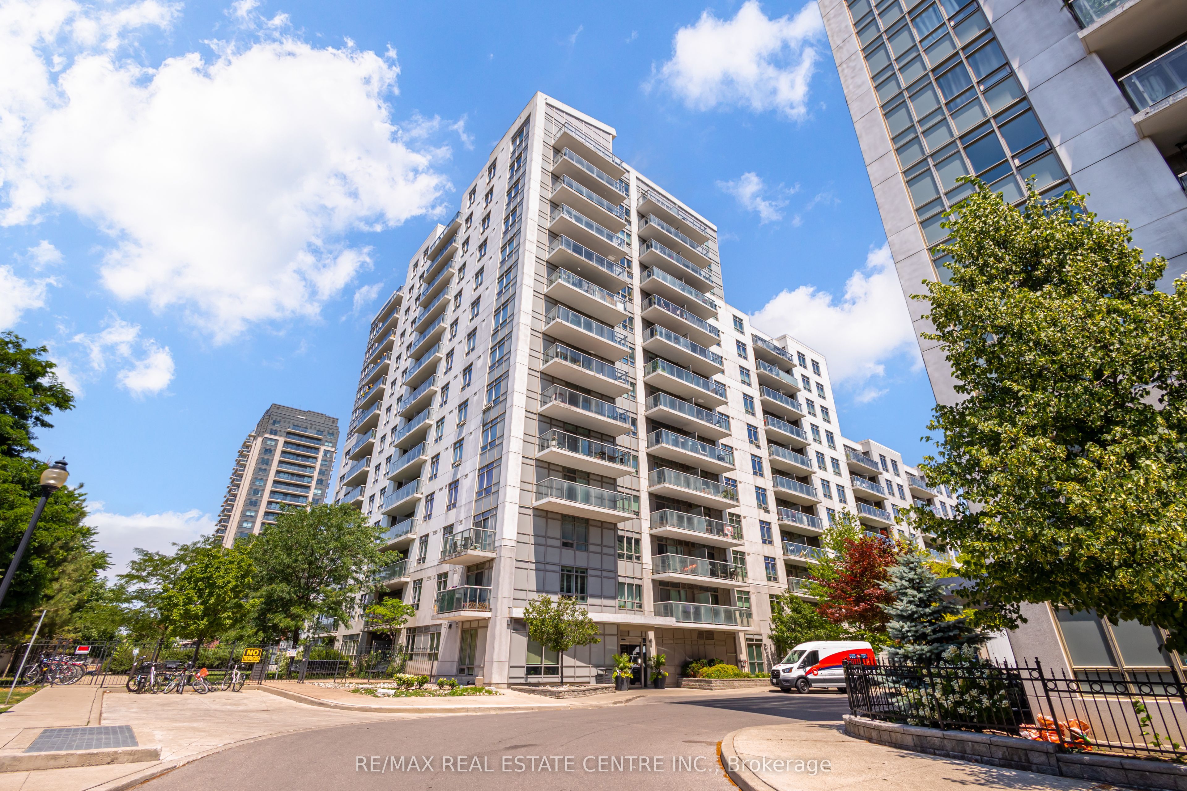 816 Lansdowne Avenue 1409, Toronto, ON M6H 4K6 photo 2