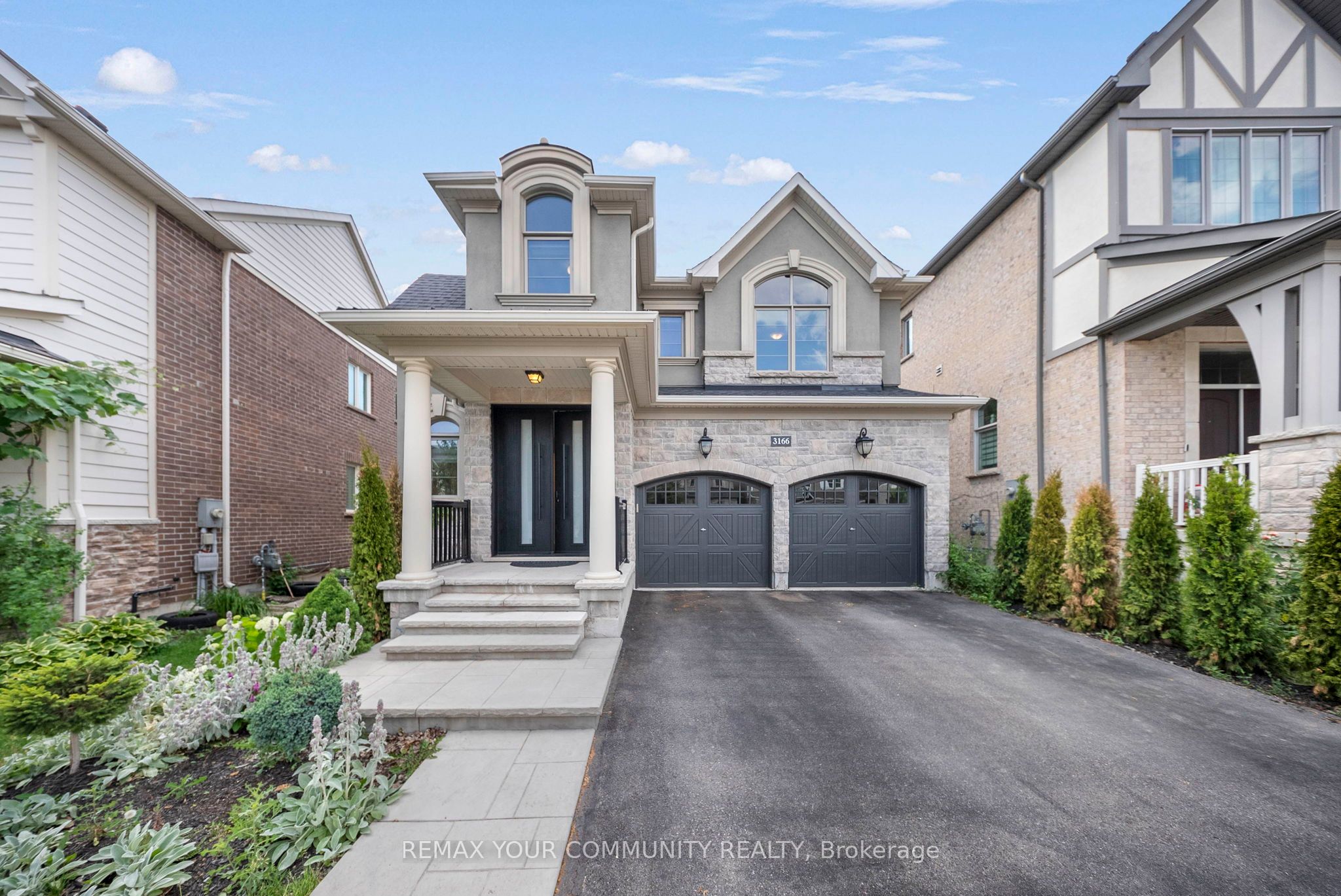 3166 Carding Mill Trail, Oakville, ON L6M 4M1 photo 2