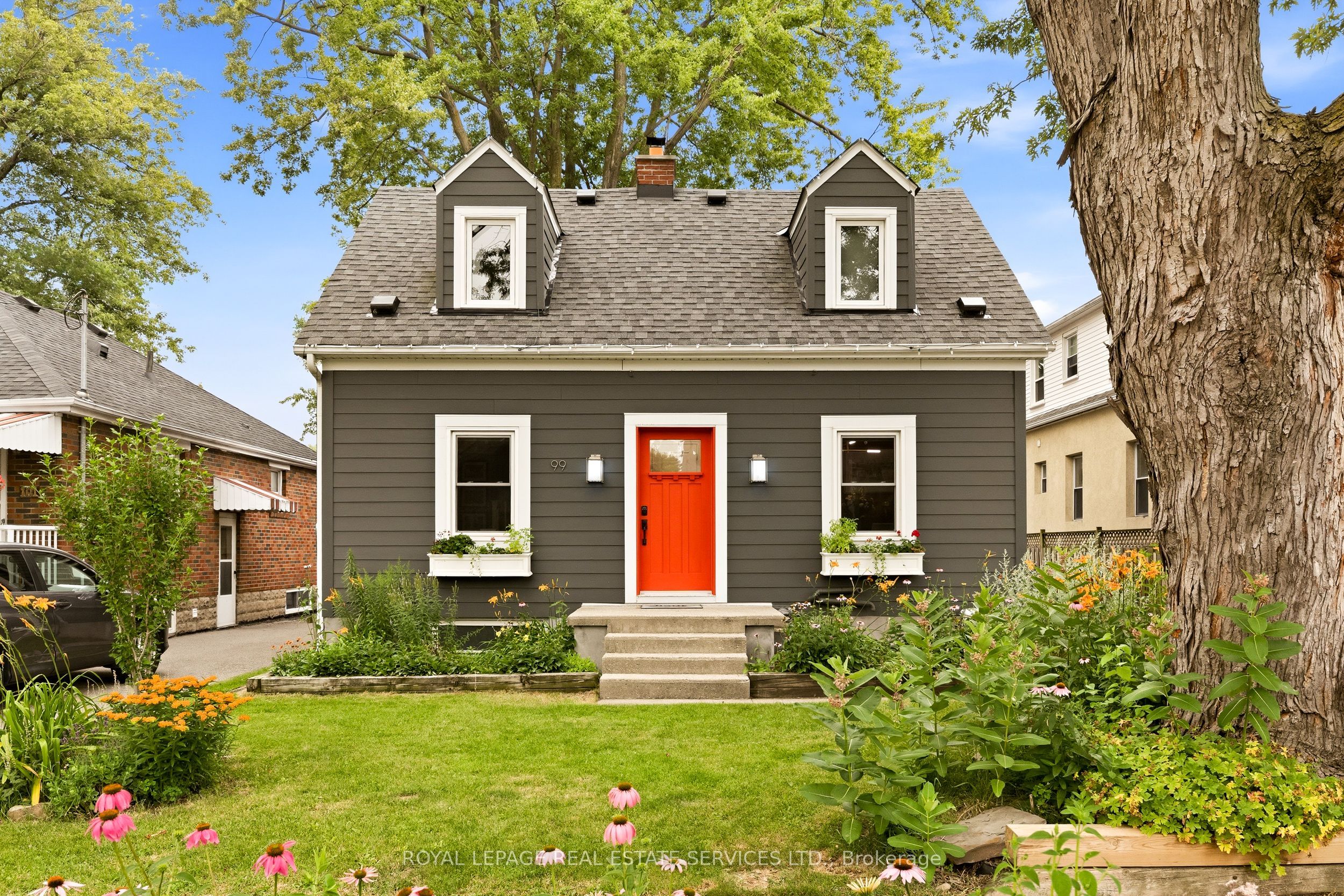 99 Foch Avenue, Toronto, ON M8W 3X9