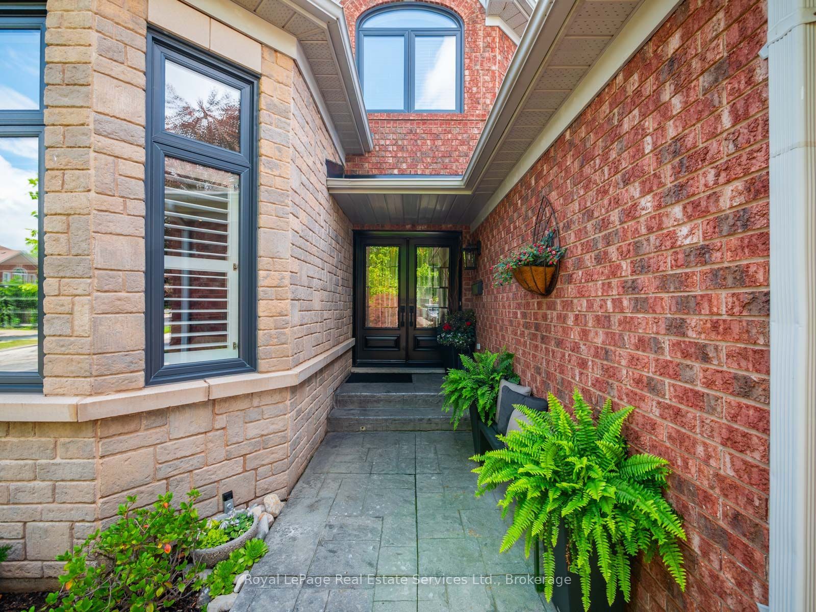1478 Creekwood Trail, Oakville, ON L6H 6E6 photo 5