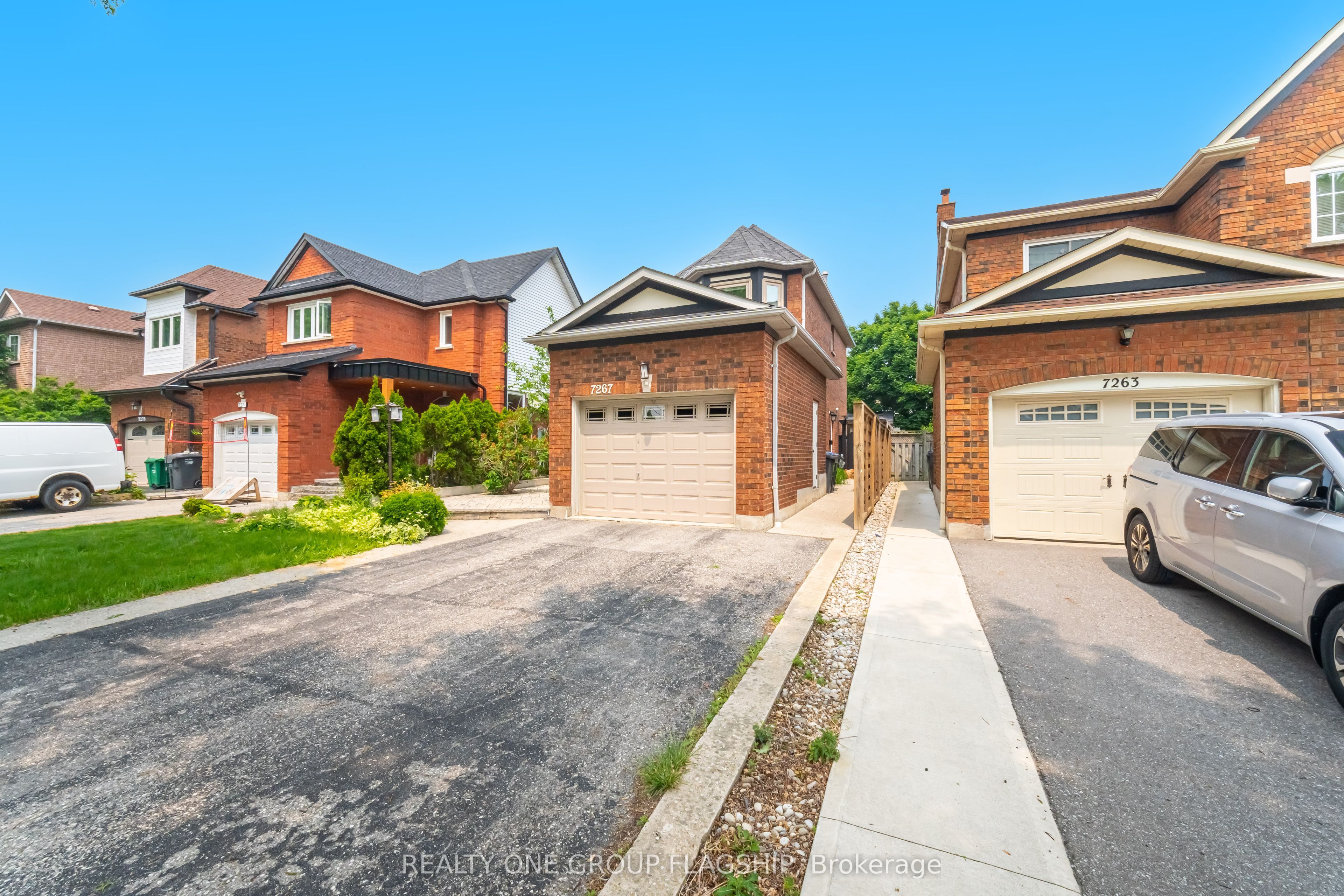 7267 Windbreak Upper Court, Mississauga, ON L5N 6K6 photo 4