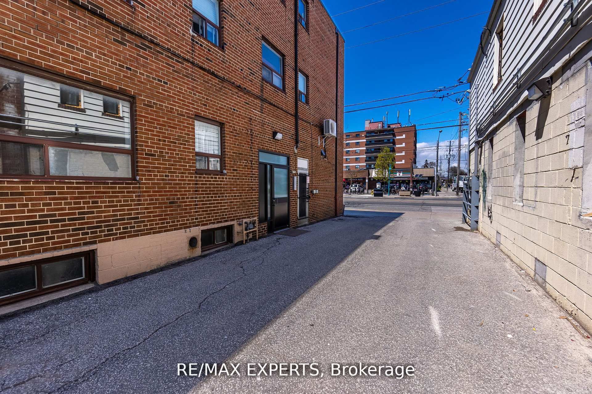 3261A Lake Shore Boulevard W 102, Toronto, ON M8V 1M2 photo 3