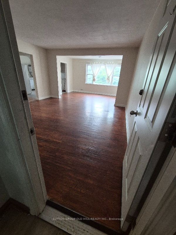 2355 Lakeshore Road W 2, Oakville, ON L6L 1H4 photo 4