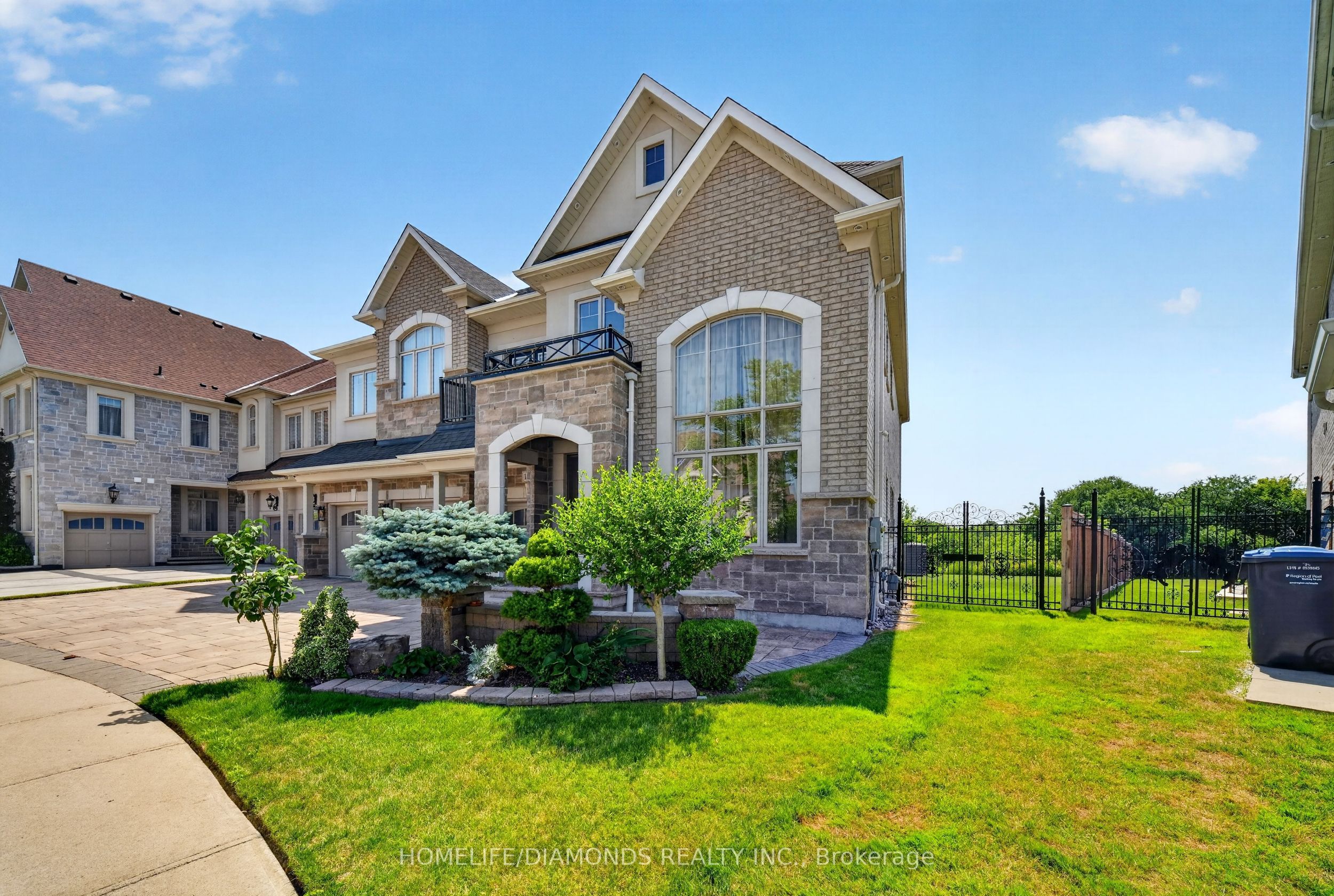 115 LATANIA Boulevard, Brampton, ON L6P 2Z2 photo 2