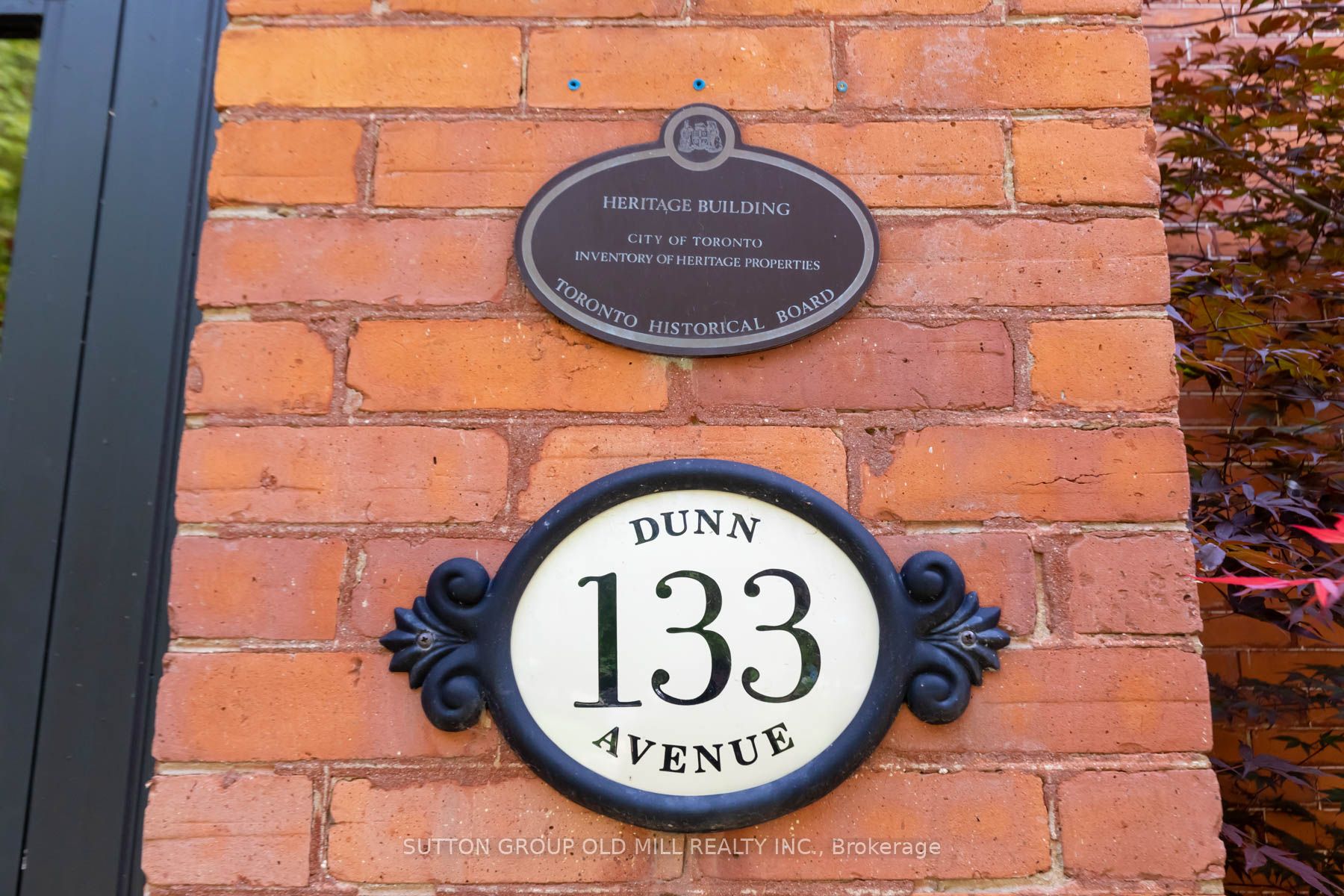 133 Dunn Avenue 202, Toronto, ON M6K 2R8