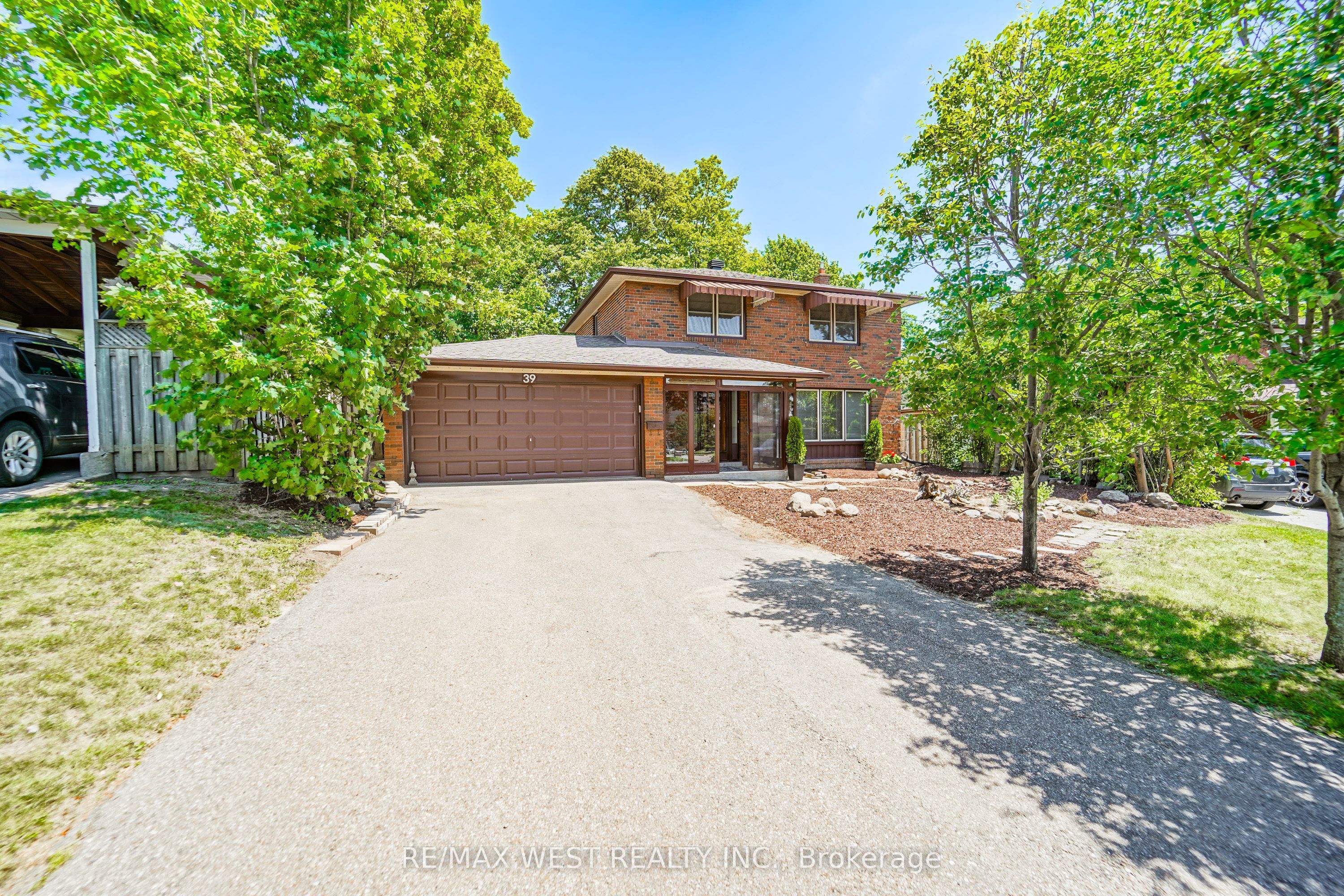 39 Madron Crescent, Toronto, ON M3J 1H8 photo 2