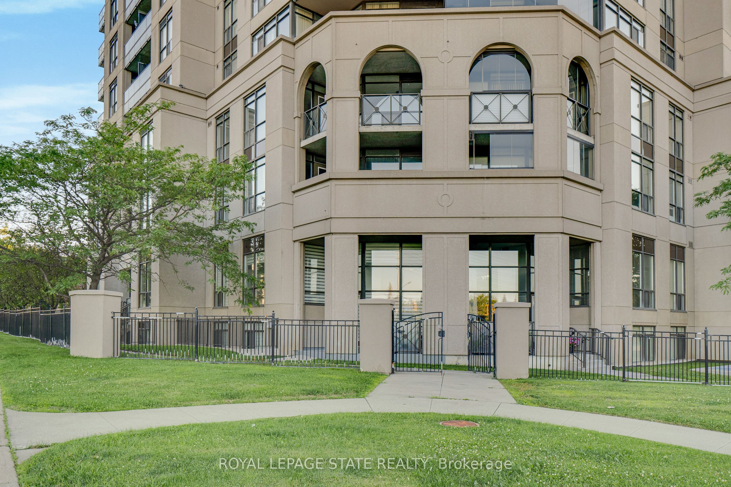 220 Forum Drive 301, Mississauga, ON L4Z 4K1 photo 5