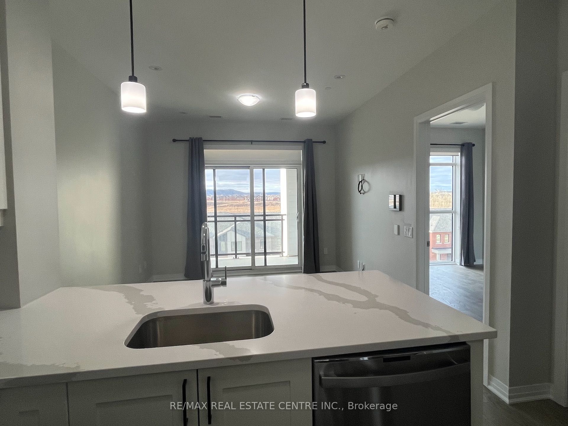 460 Gordon Krantz Avenue 422, Milton, ON L9T 1Z2 photo 5