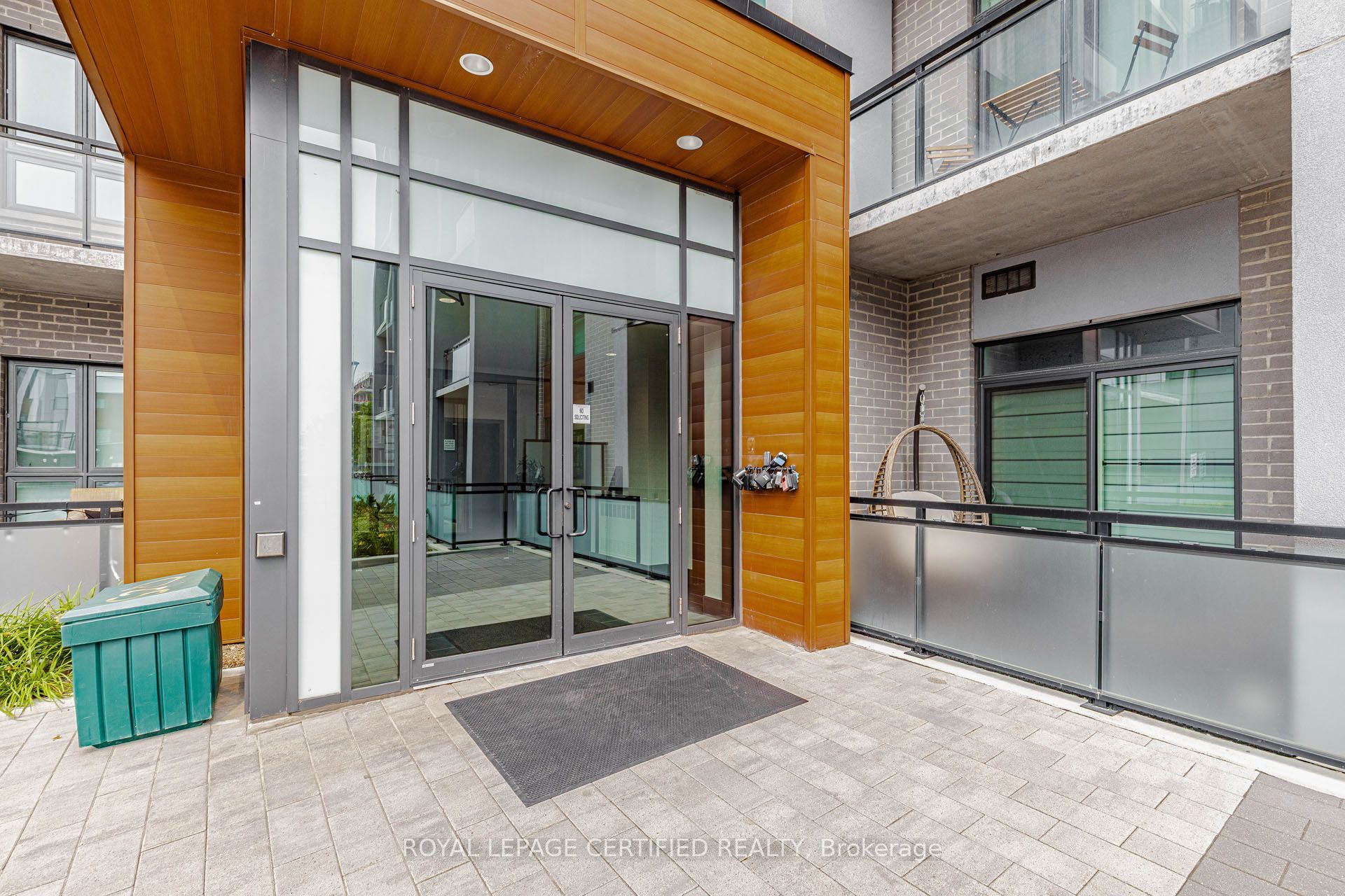 50 Kaitting Trail 111, Oakville, ON L6M 5N3 photo 5