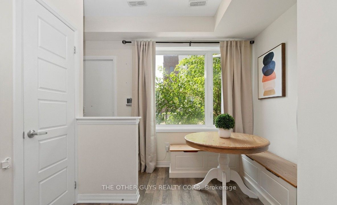 19 Thomas Mulholland Drive, Toronto, ON M3K 0B5 photo 4