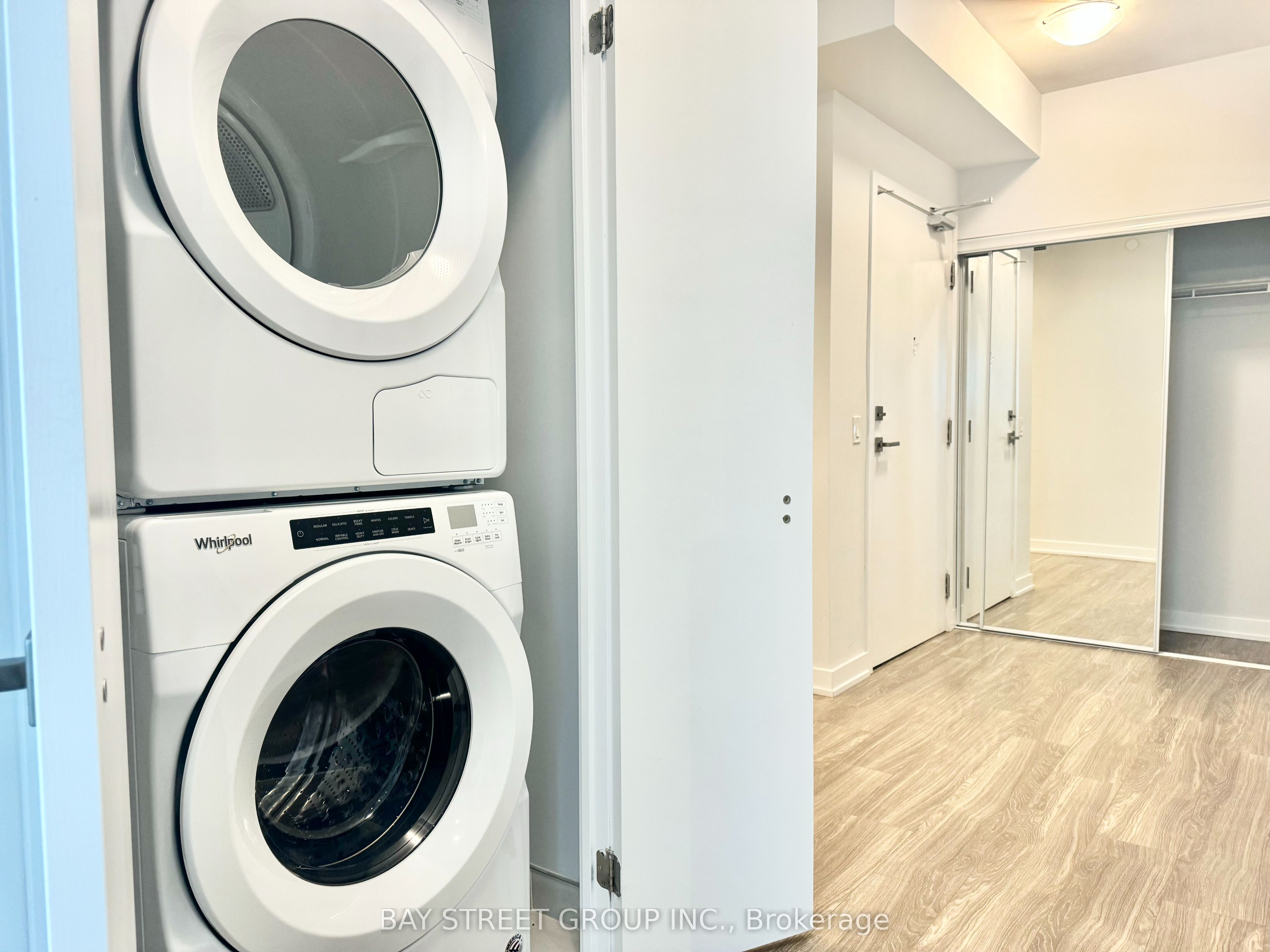 4055 Parkside Village Drive 2317, Mississauga, ON L5B 0K8 photo 5