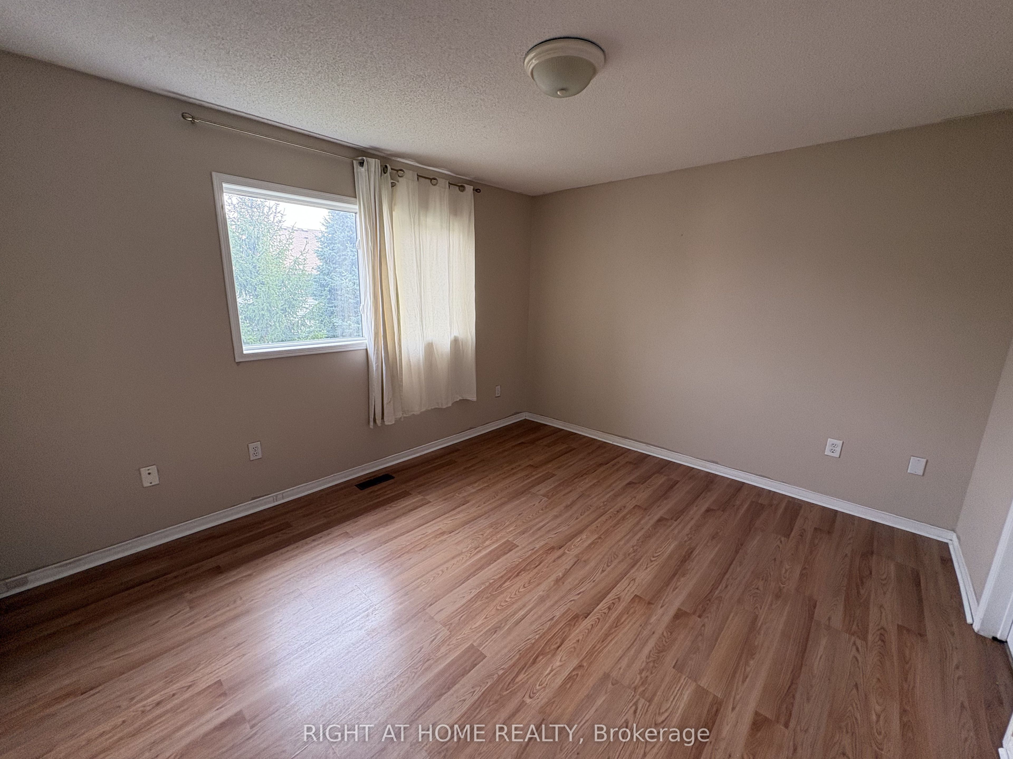 5030 Heatherleigh Avenue 127, Mississauga, ON L5V 2G7 photo 5