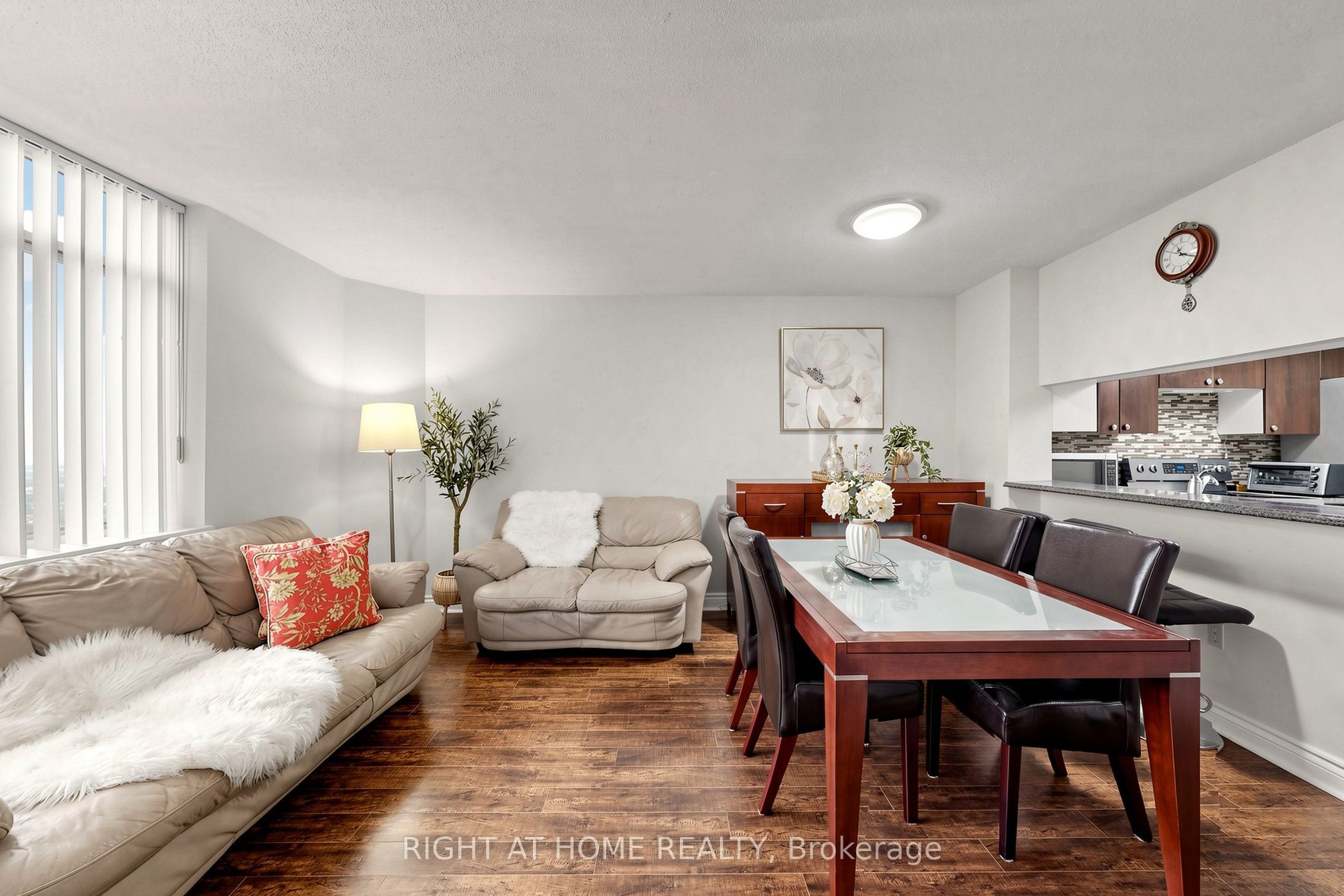 300 Webb Drive PH9, Mississauga, ON L5B 3W3 photo 3