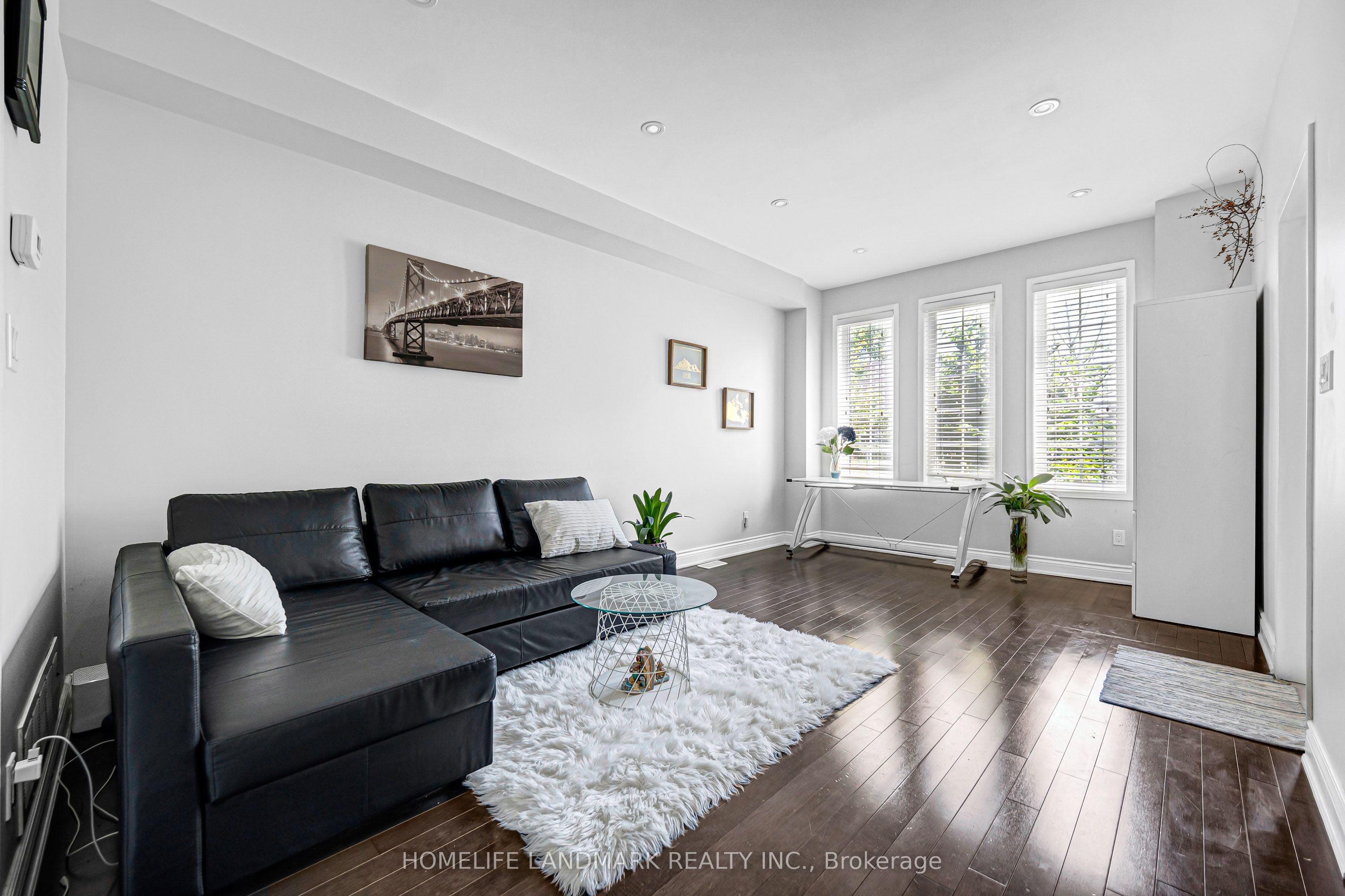 293 Murray Ross Parkway, Toronto, ON M3J 3N7 photo 3