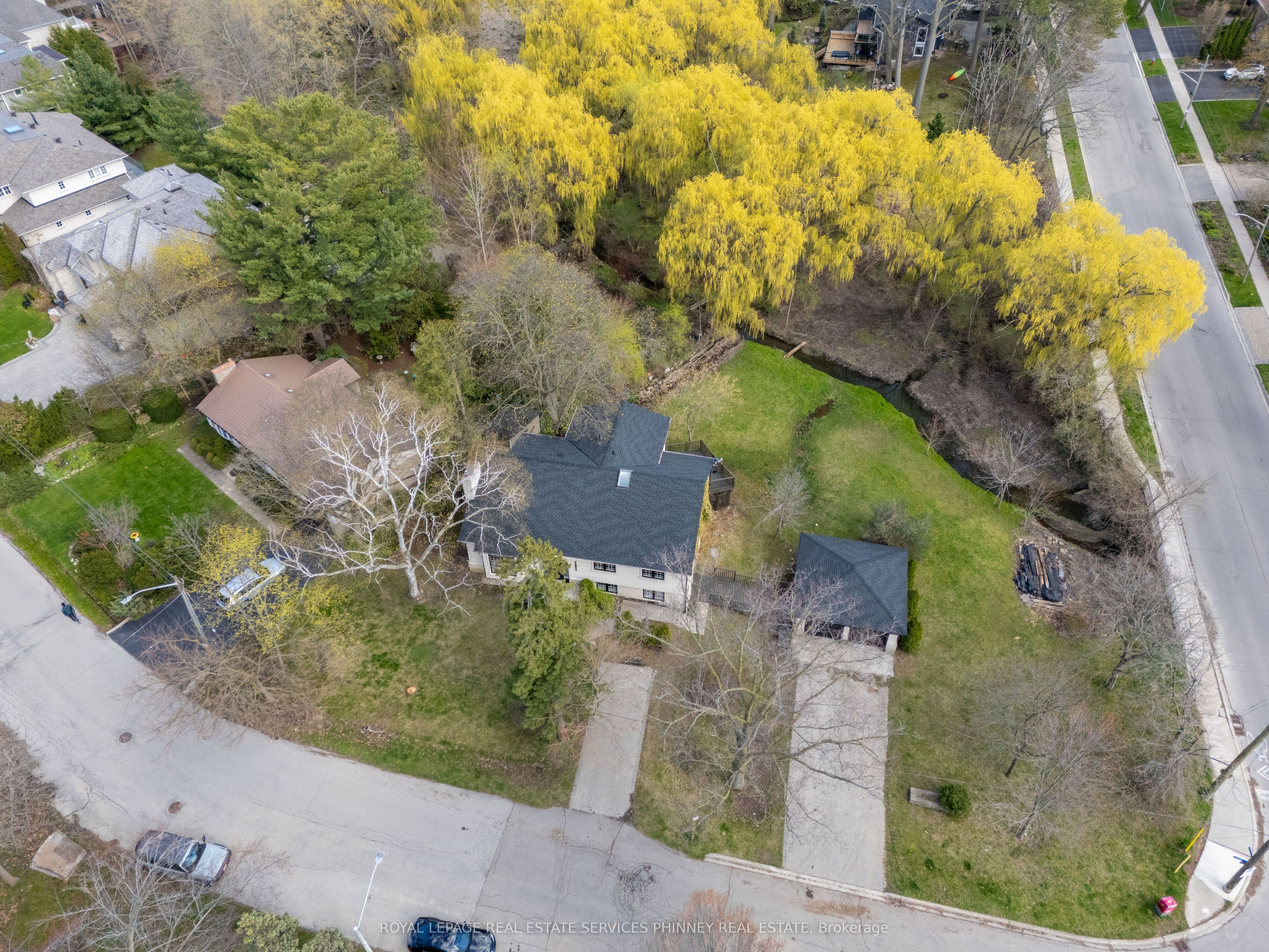 1340 Contour Drive, Mississauga, ON L5H 1B2 photo 3