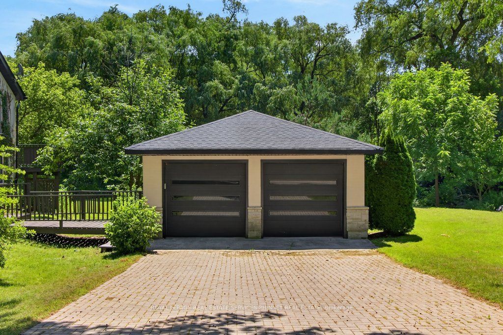 1340 Contour Drive, Mississauga, ON L5H 1B2 photo 4