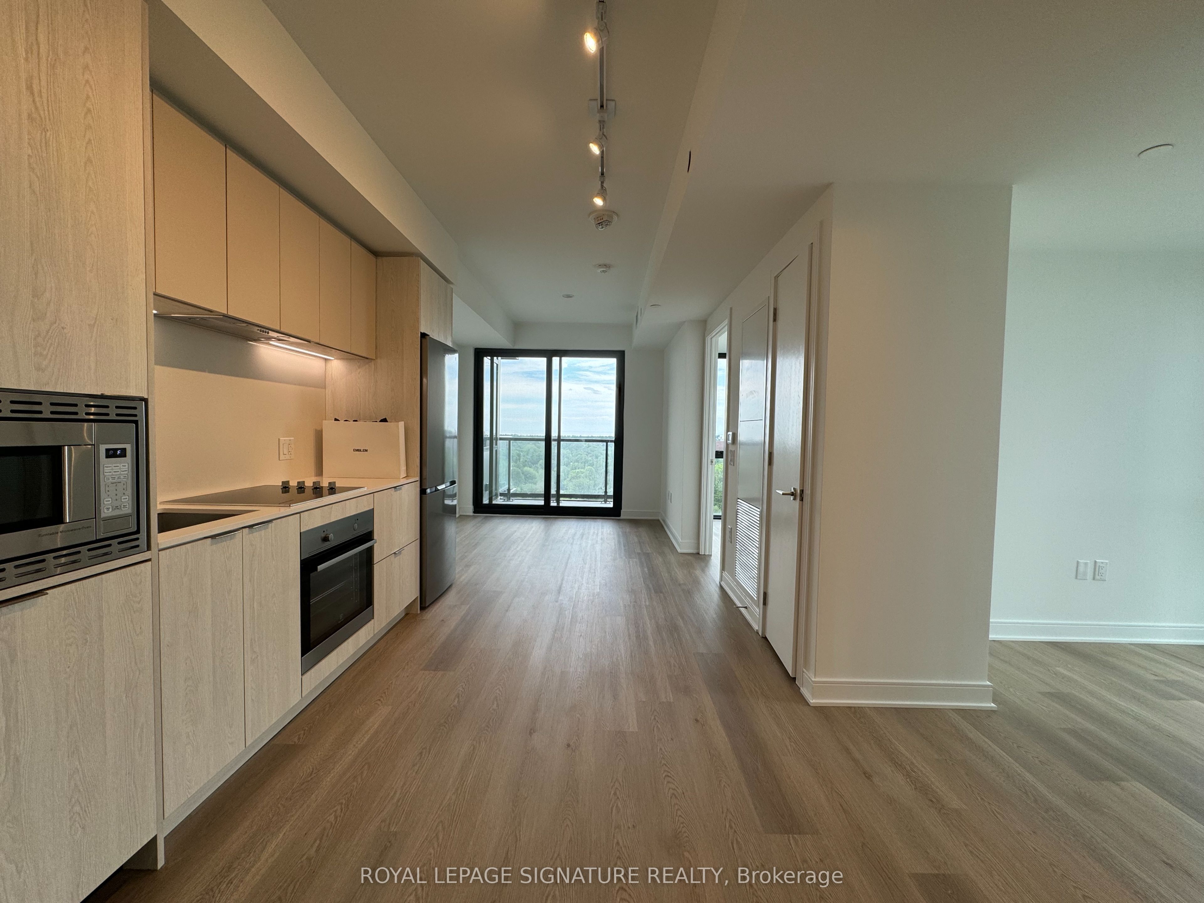 86 Dundas Street E 1415, Mississauga, ON L5A 0B1 photo 5