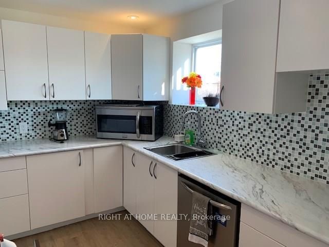 256 Leiterman Drive Lower, Milton, ON L9T 8B4 photo 2