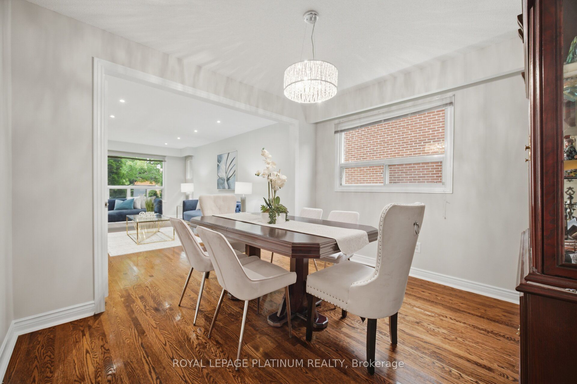 2542 Pollard Drive, Mississauga, ON L5C 3H1 photo 3
