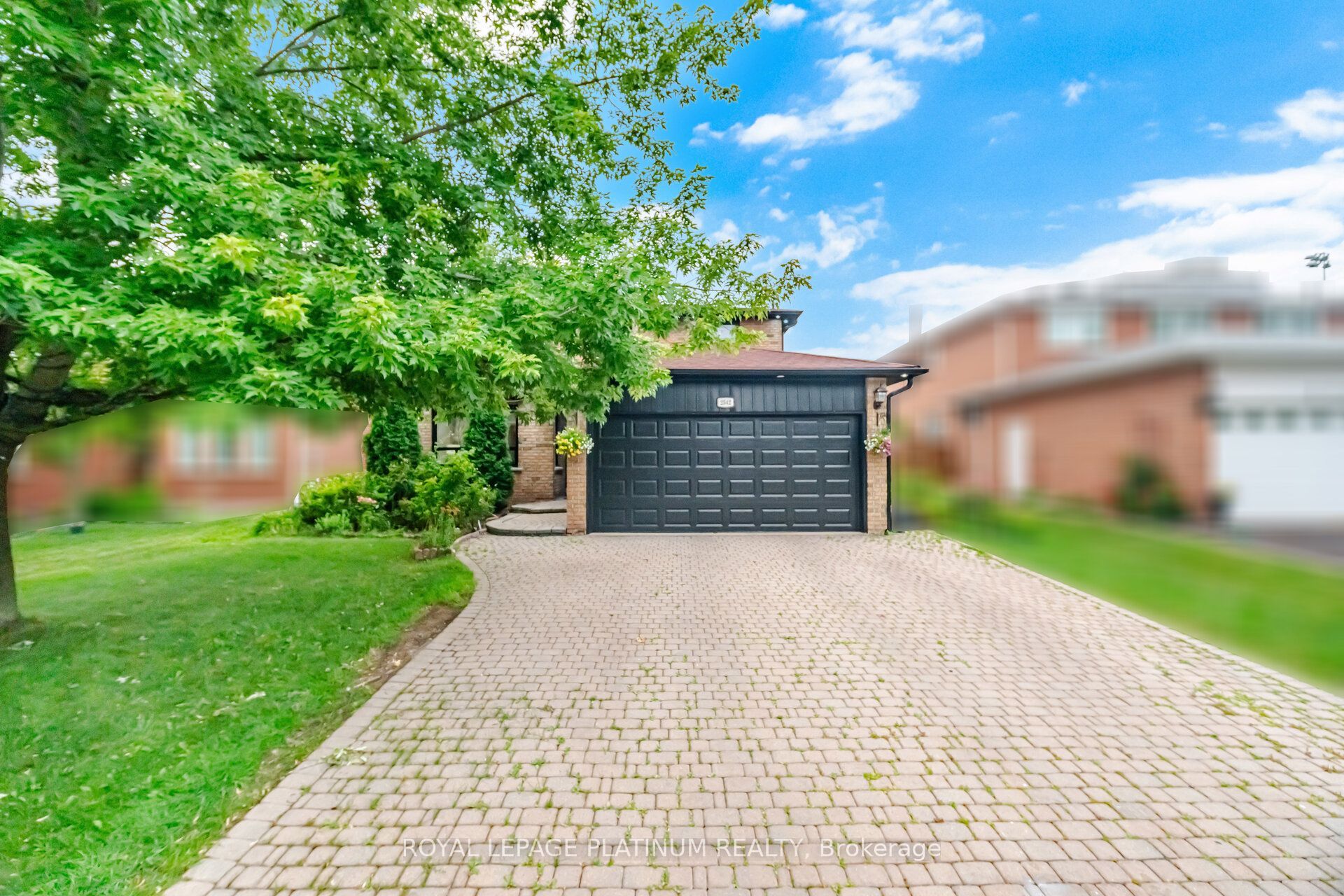 2542 Pollard Drive, Mississauga, ON L5C 3H1 photo 4