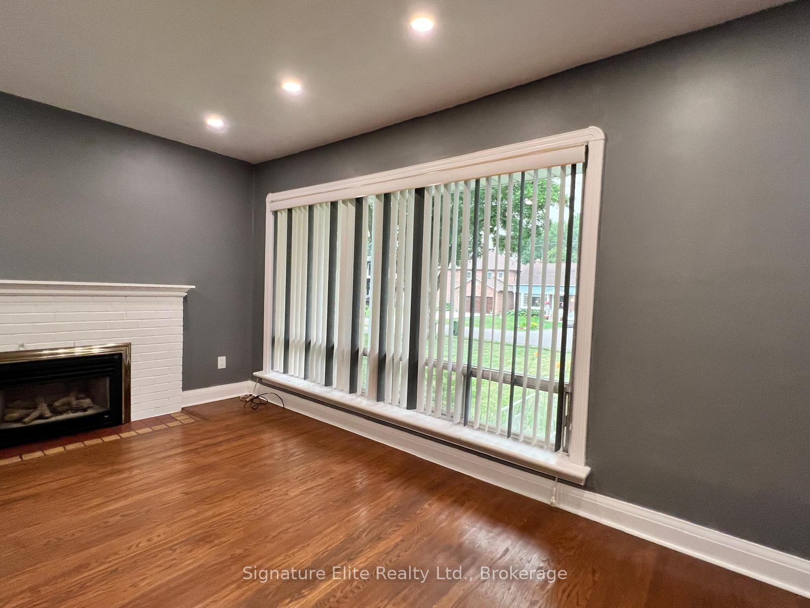 34 Ovida Avenue Upper, Toronto, ON M9B 1E1 photo 5
