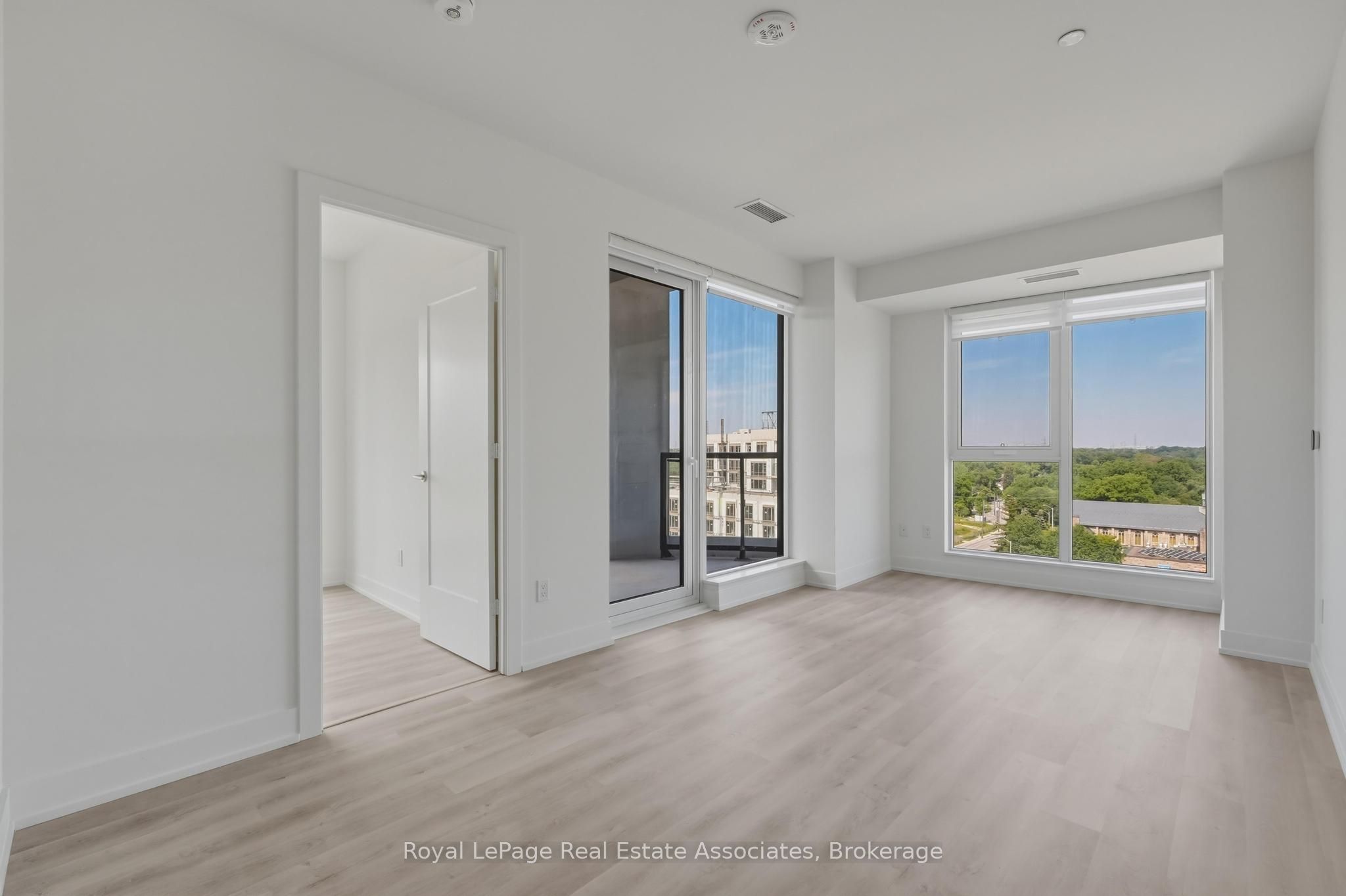 25 Cordova Avenue 1212, Toronto, ON M9A 0E5 photo 3