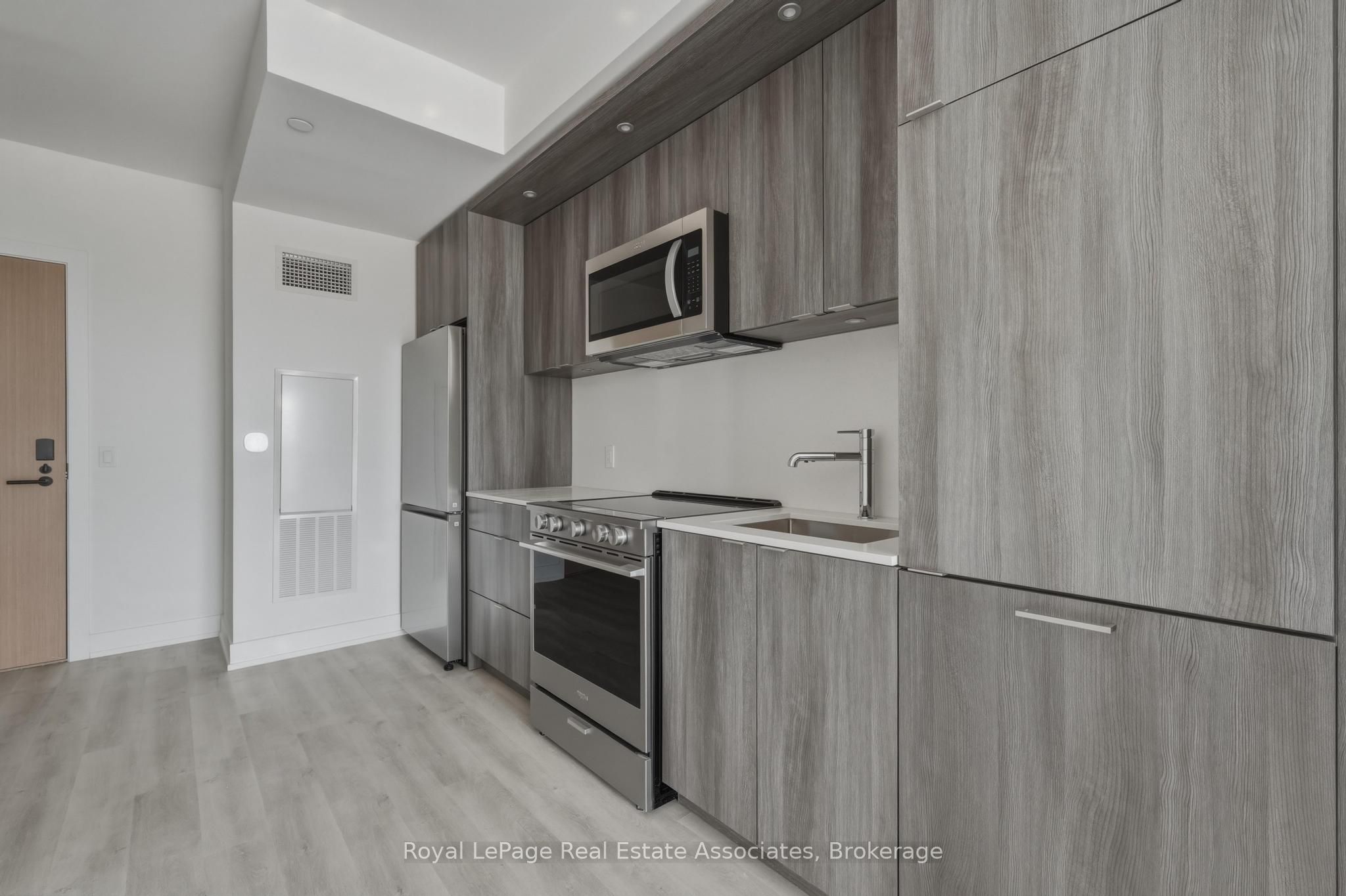 25 Cordova Avenue 1212, Toronto, ON M9A 0E5 photo 5