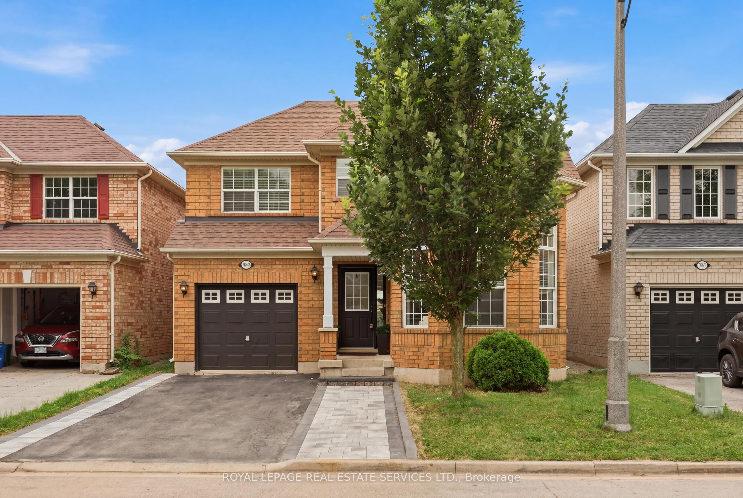 2382 Falkland Crescent, Oakville, ON L6M 4Y1