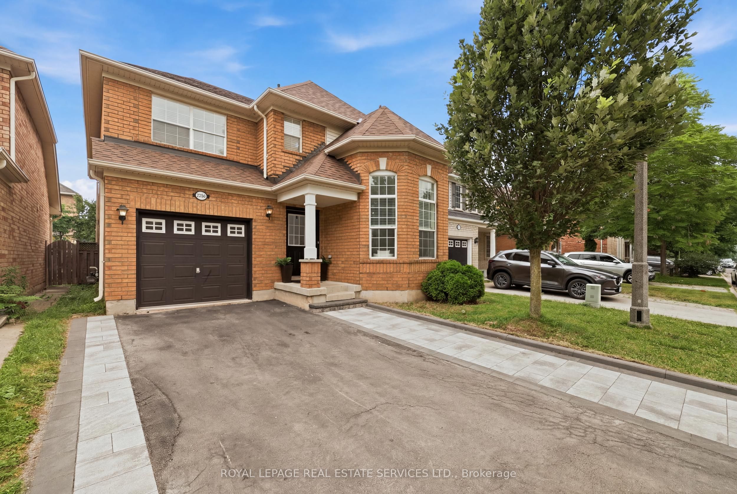 2382 Falkland Crescent, Oakville, ON L6M 4Y1 photo 2