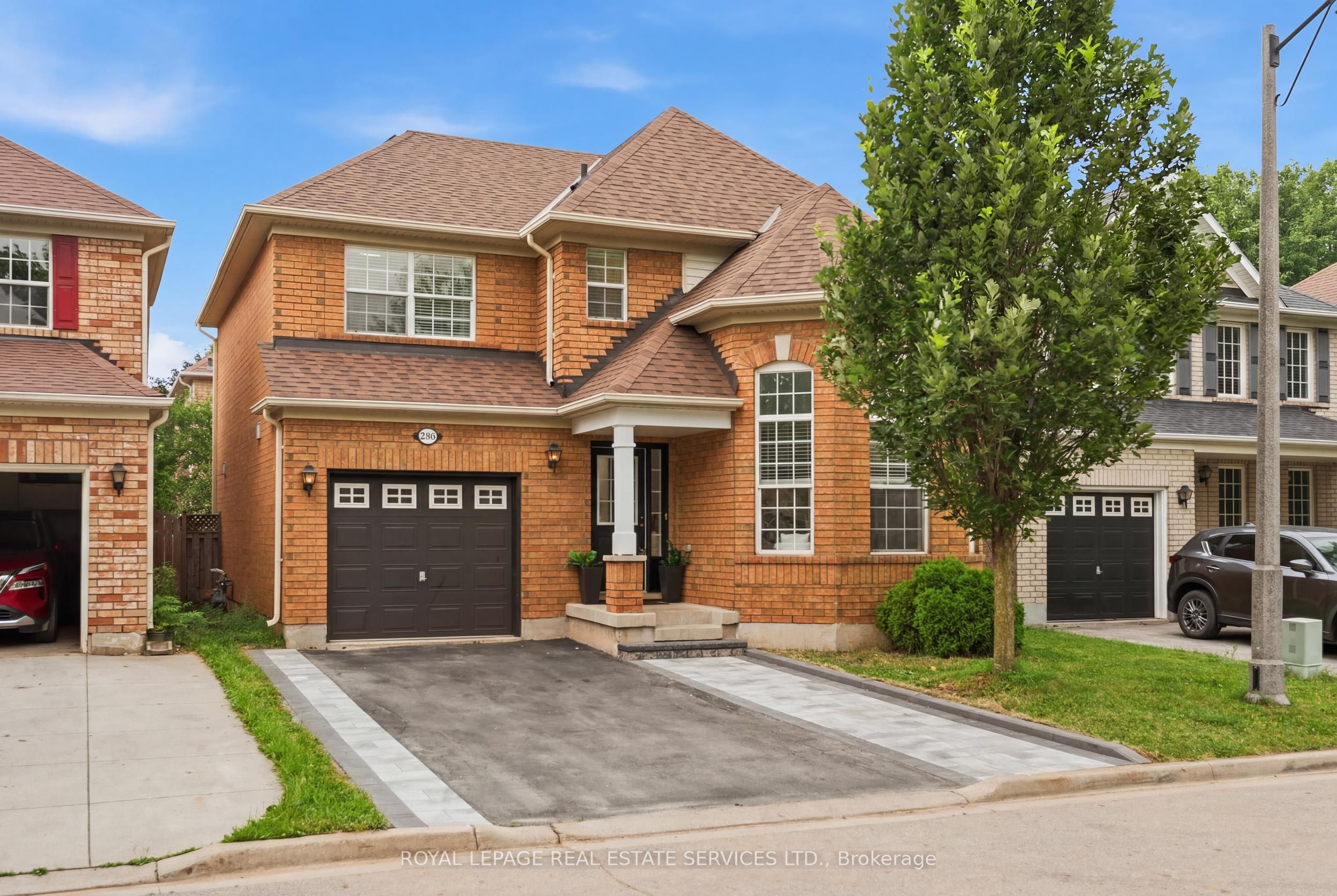 2382 Falkland Crescent, Oakville, ON L6M 4Y1 photo 3