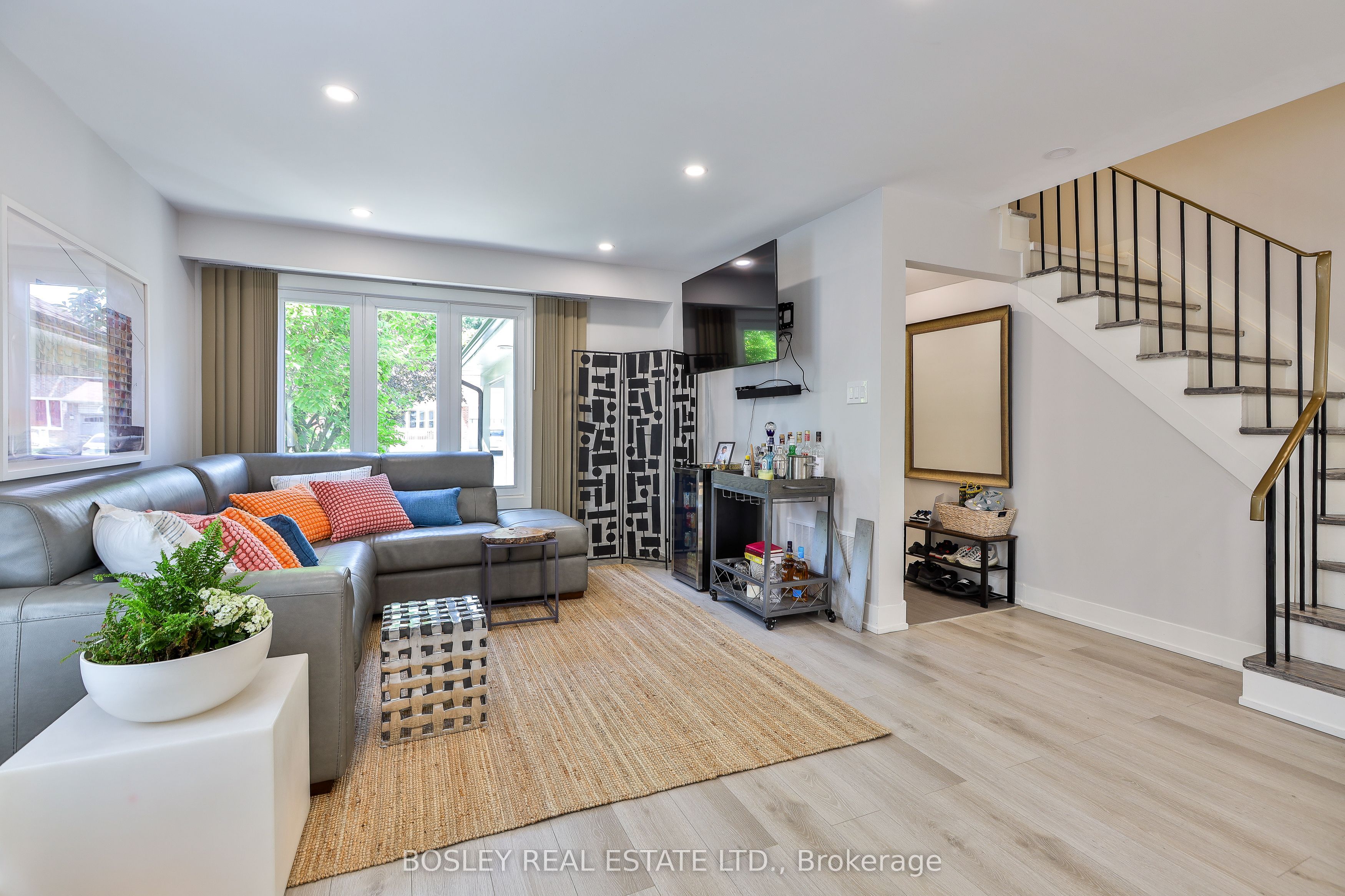 21 Courtleigh Square, Brampton, ON L6Z 1J2 photo 4