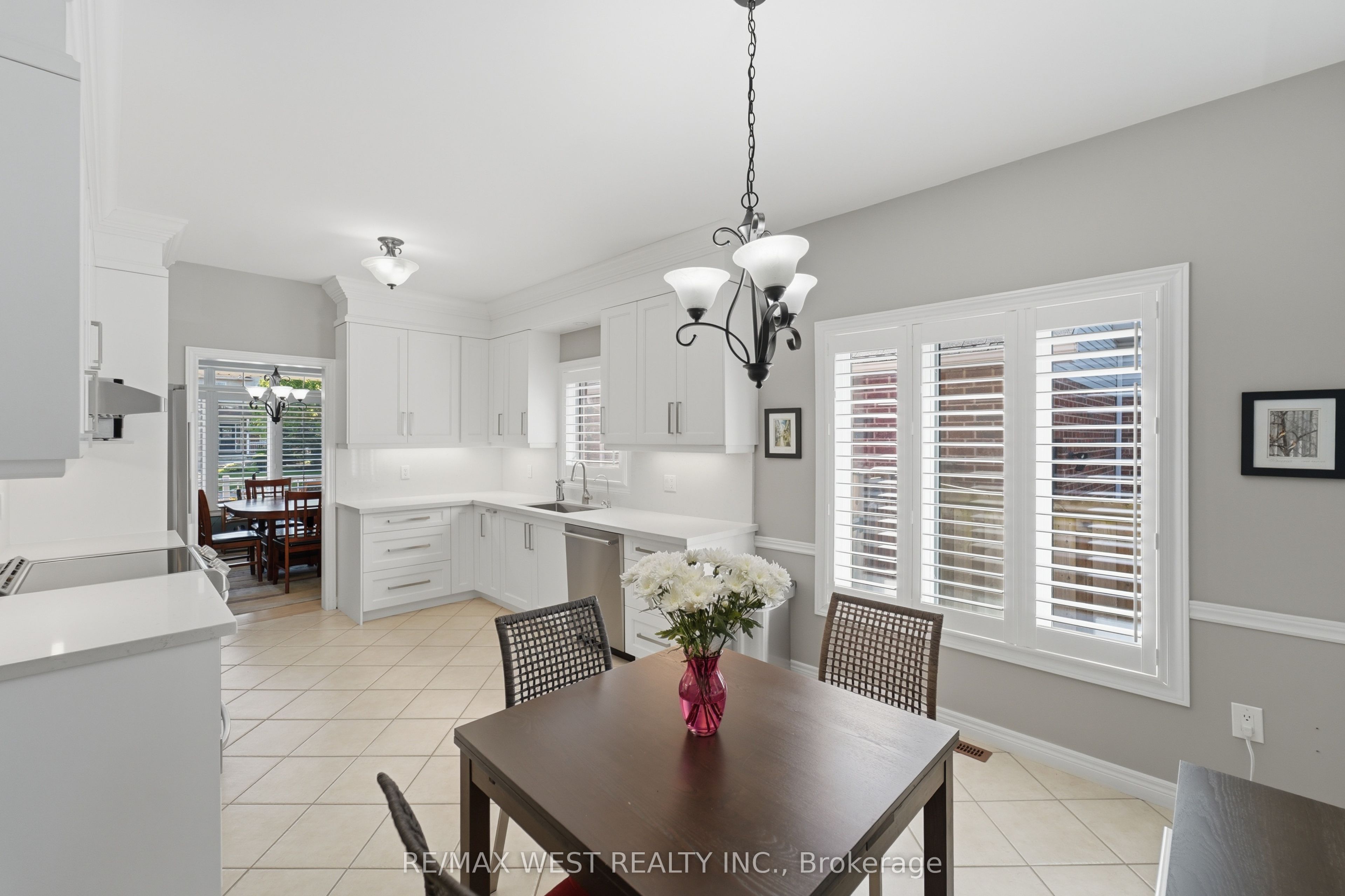 184 Tanners Drive, Halton Hills, ON L7J 3A8 photo 4