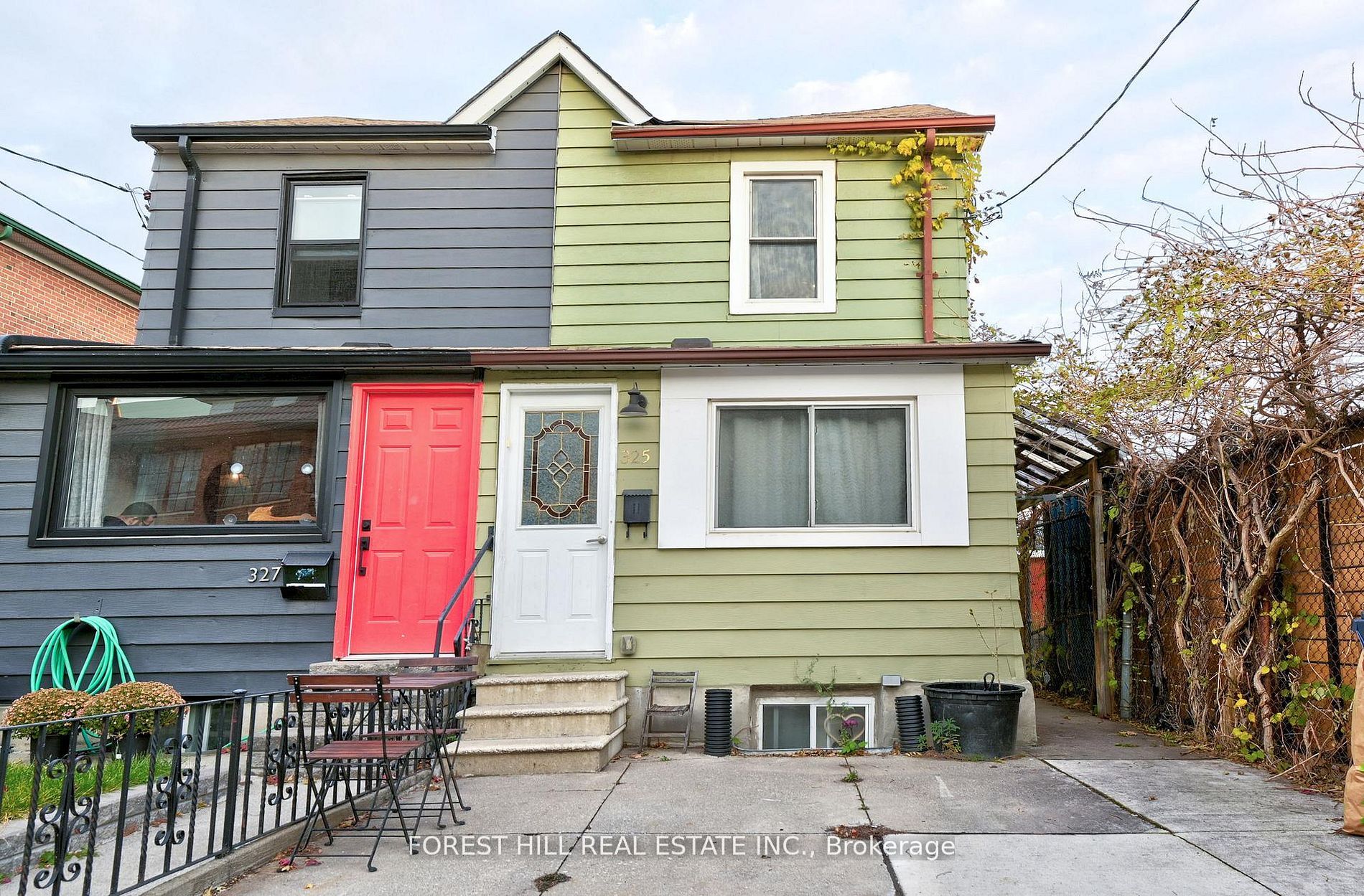 325 Westmoreland Avenue N, Toronto, ON M6H 3A6