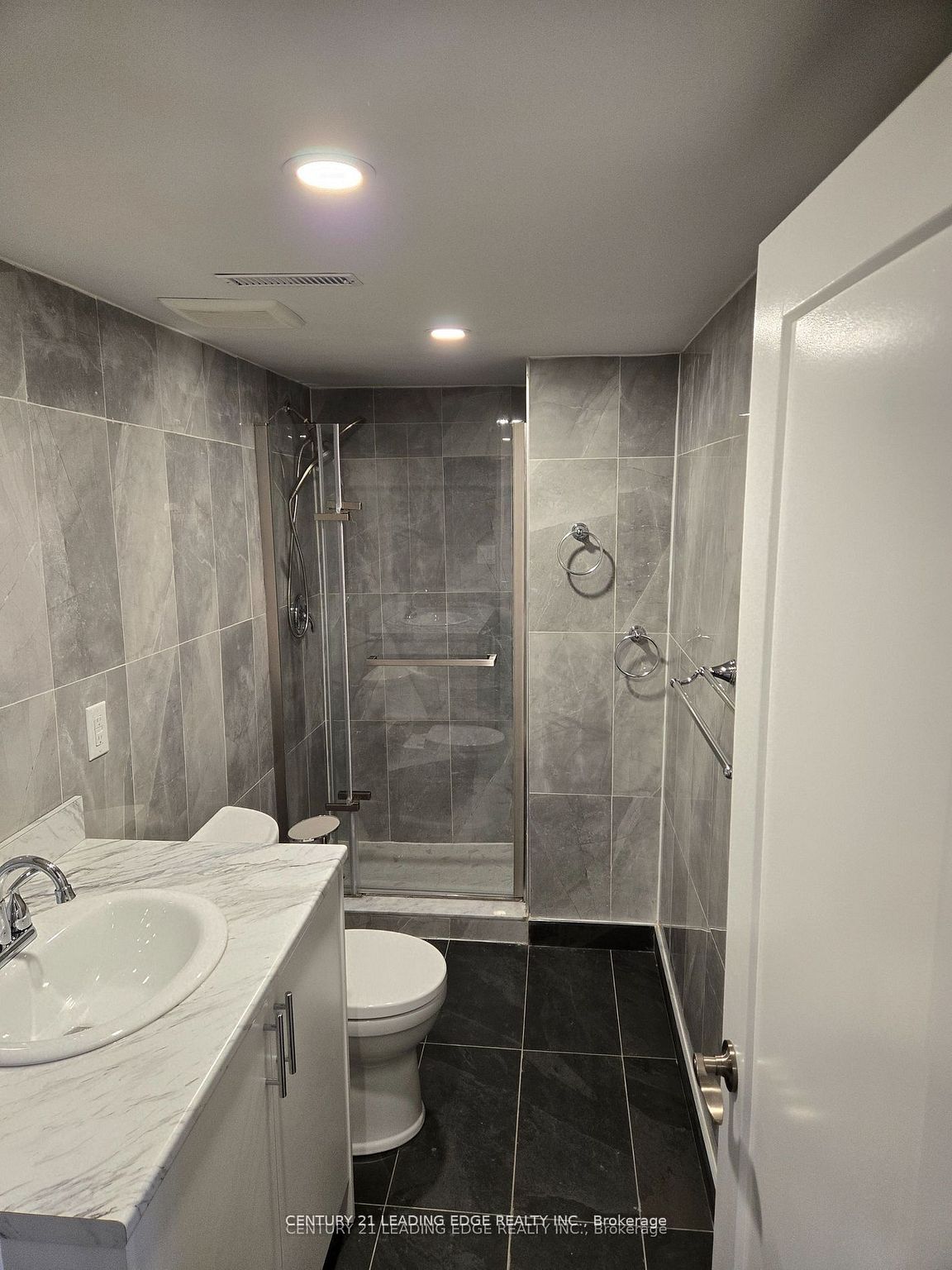 10 Lambton Avenue, Toronto, ON M6N 2S1 photo 3