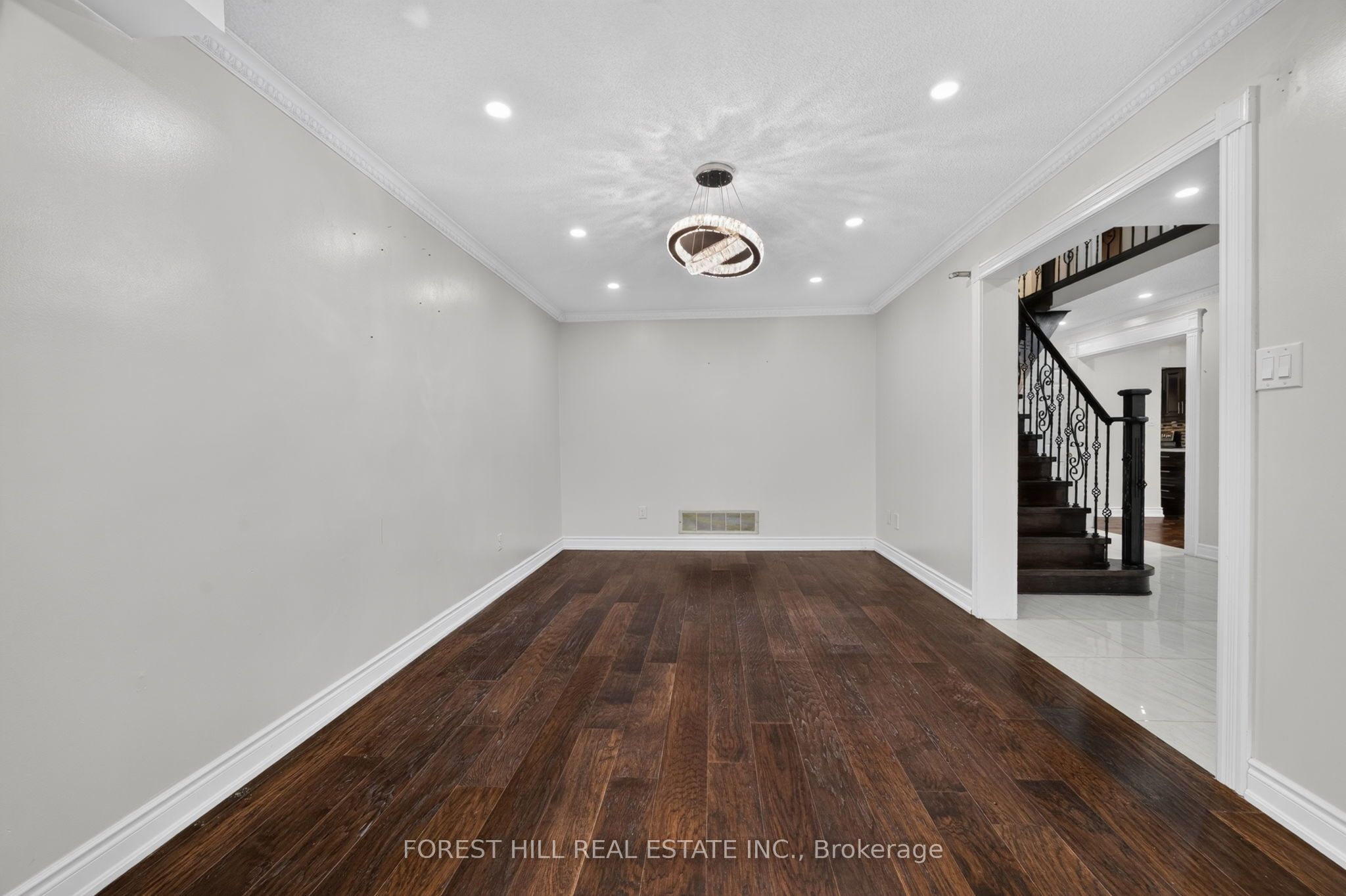 55 Castlehill Road, Brampton, ON L6X 4C9 photo 3
