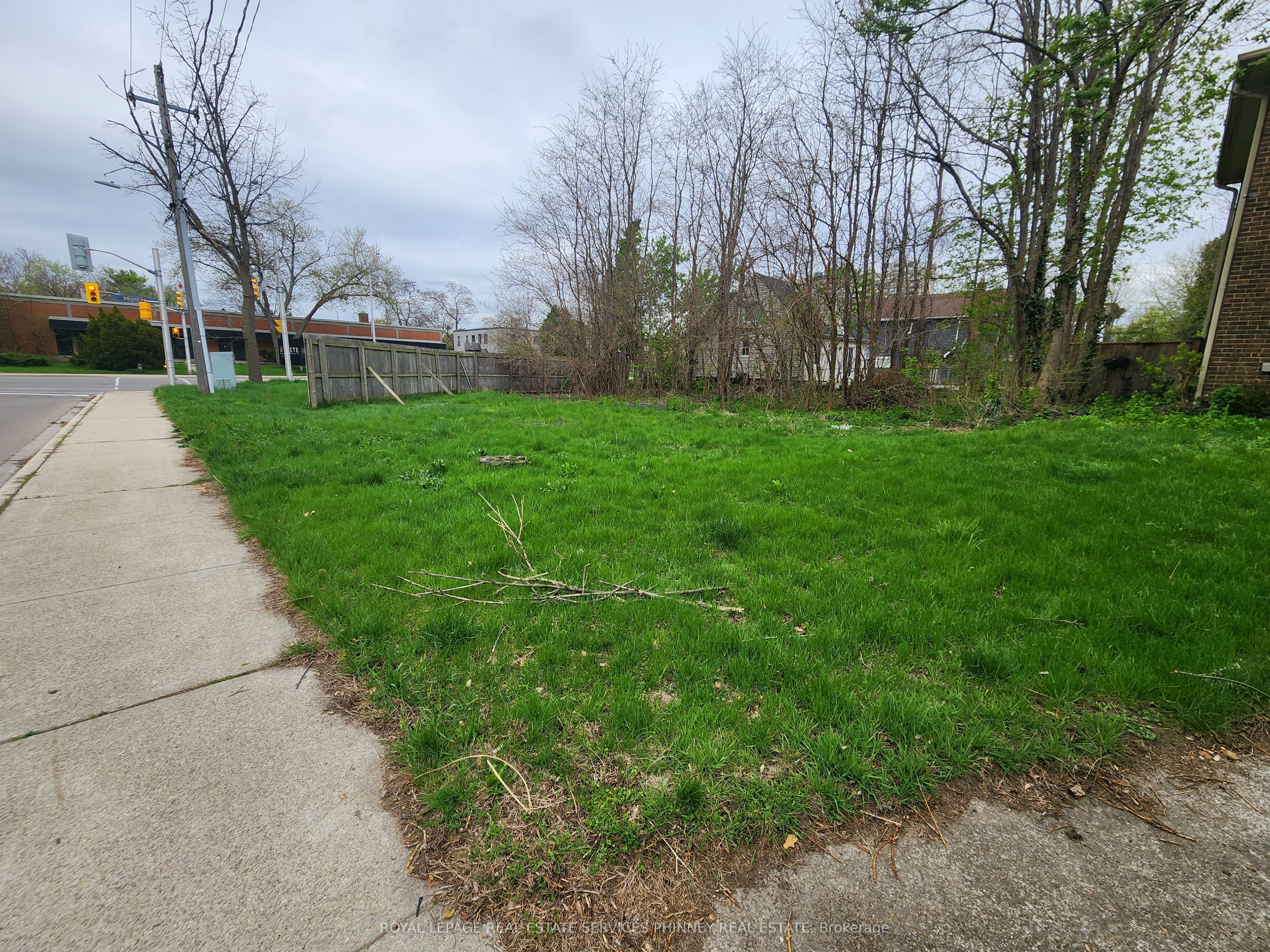 685 Brant Street, Burlington, ON L7R 2H4 photo 3