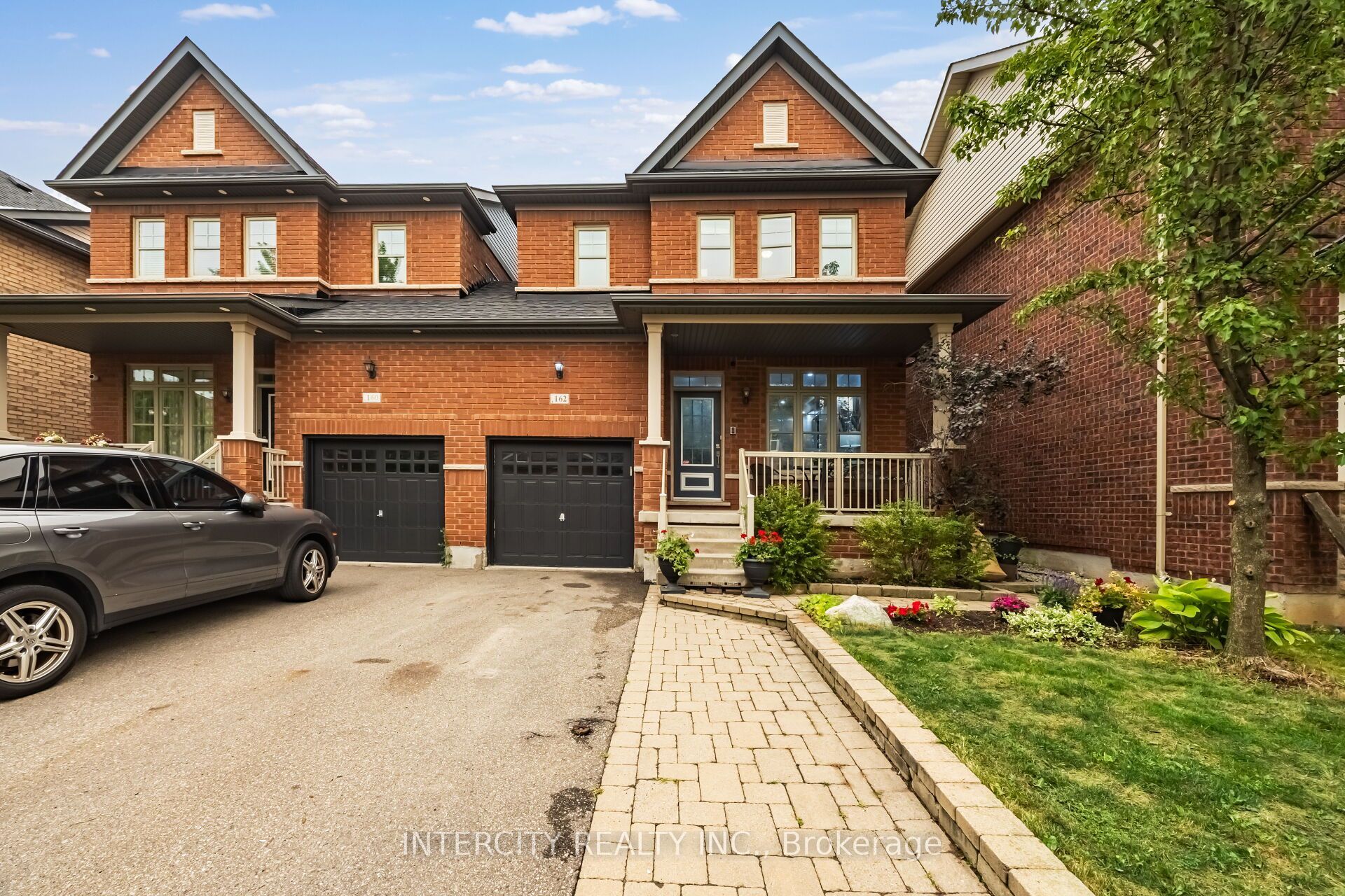 162 Holmes Crescent, Milton, ON L9T 0V9 photo 2