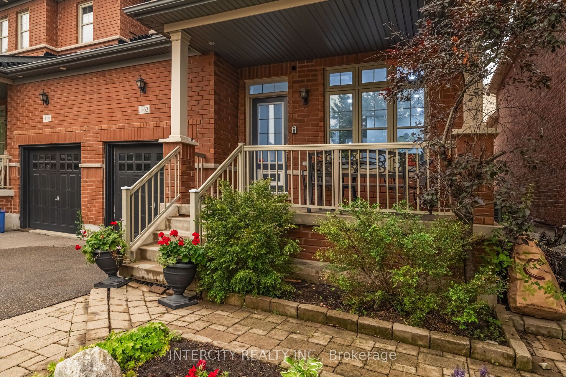 162 Holmes Crescent, Milton, ON L9T 0V9 photo 4