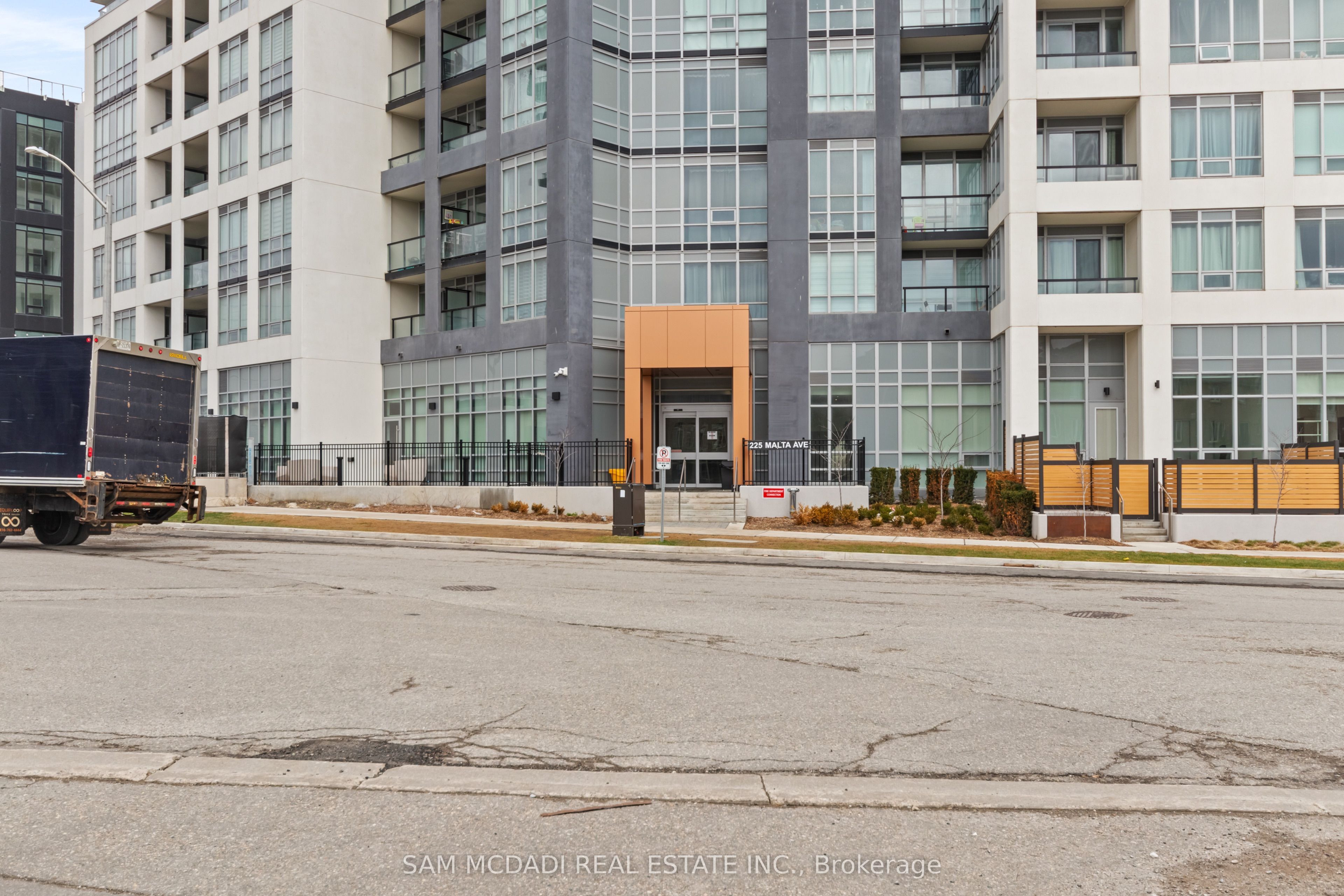 225 Malta Avenue 706, Brampton, ON L6Y 4M5 photo 2