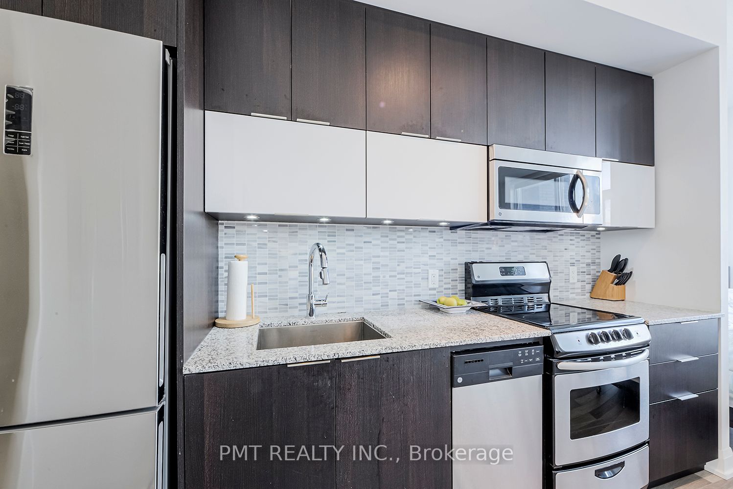56 Annie Craig Drive 304, Toronto, ON M8V 0C8 photo 5