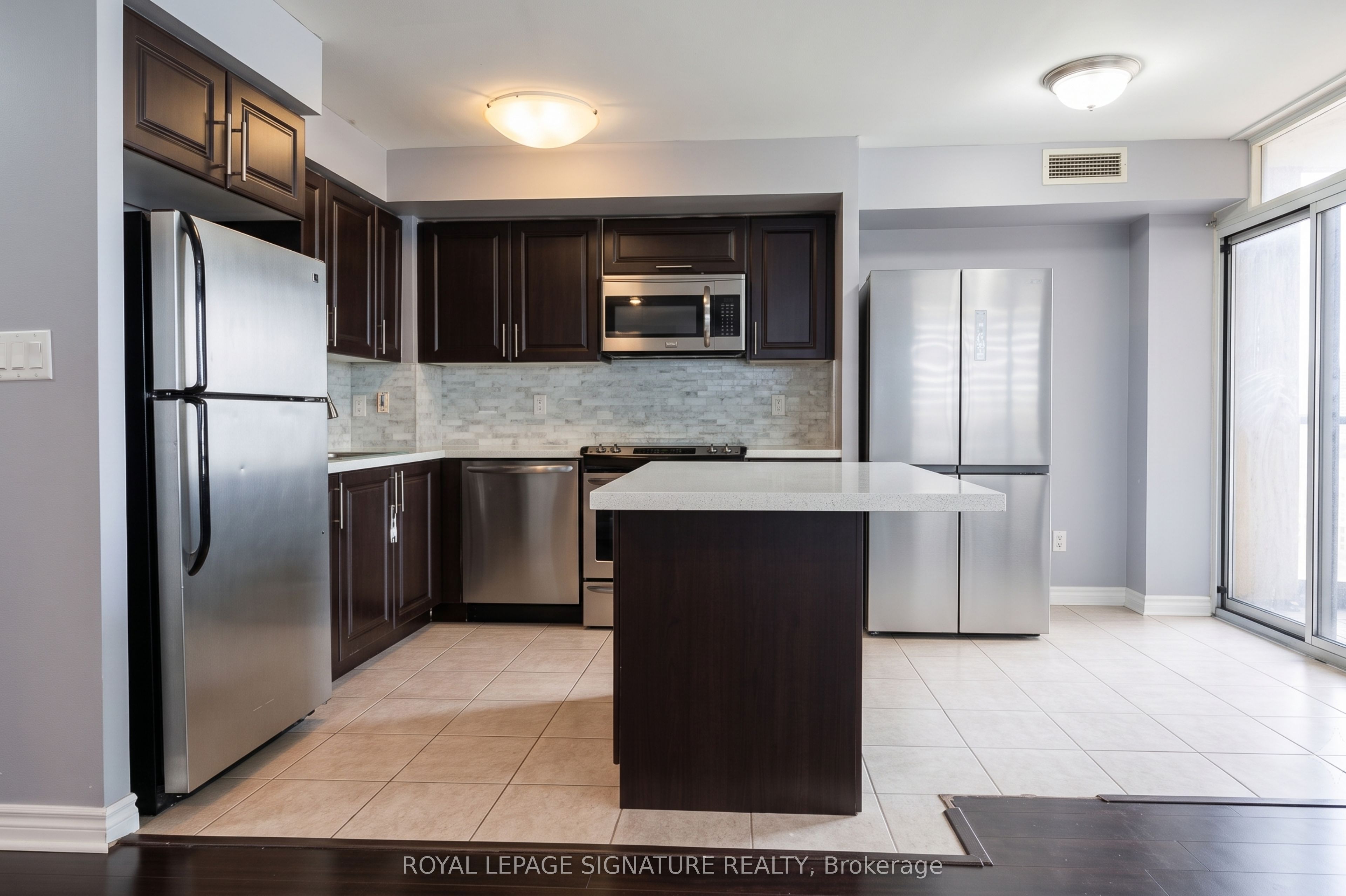3880 Duke of York Boulevard 906, Mississauga, ON L5B 4M7 photo 5