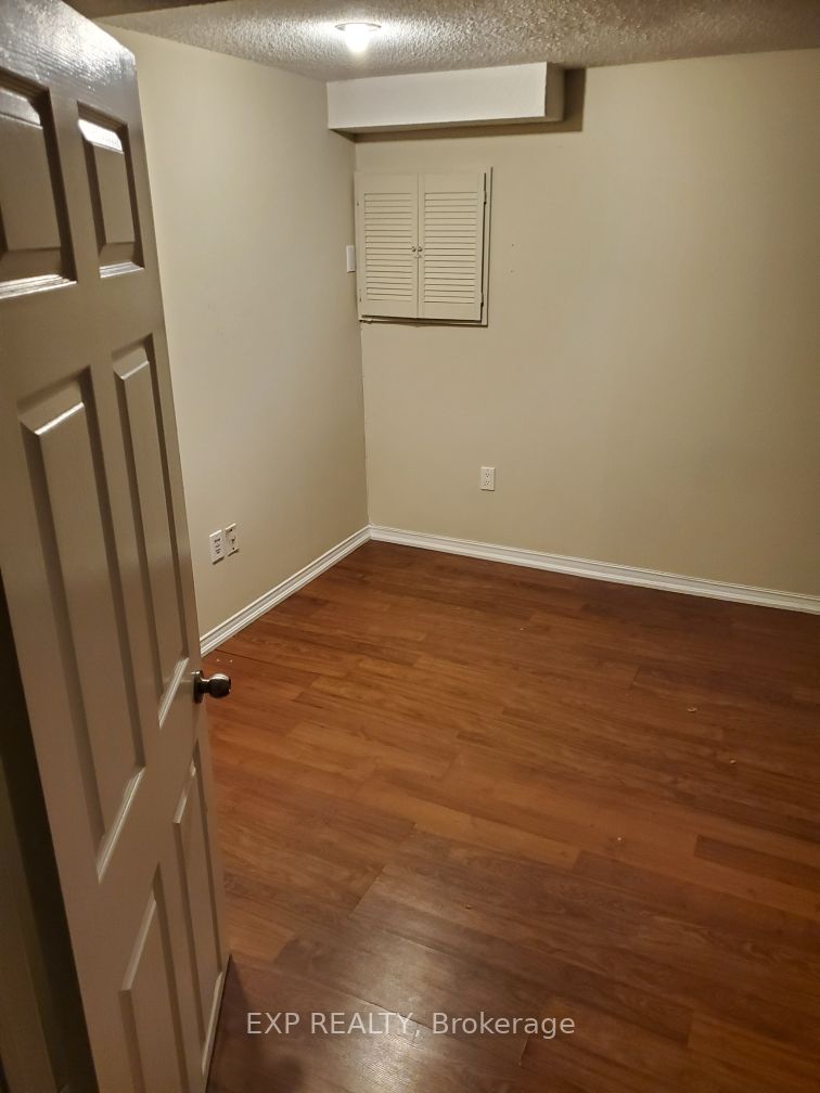 31 Matterdale Avenue BSMT Room-L, Brampton, ON L6Y 4J6 photo 5