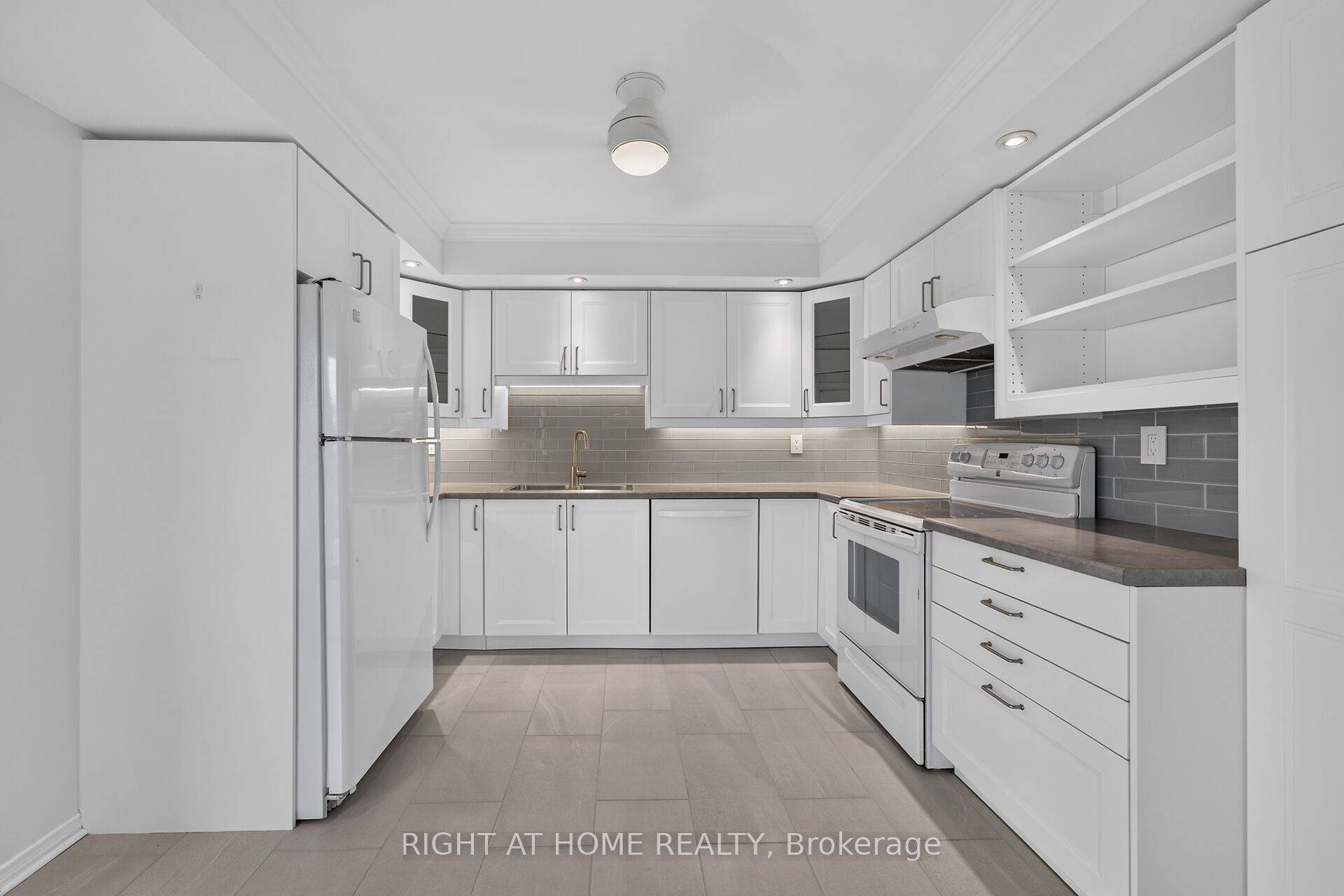 5080 Pinedale Avenue 306, Burlington, ON L7L 5V7 photo 3