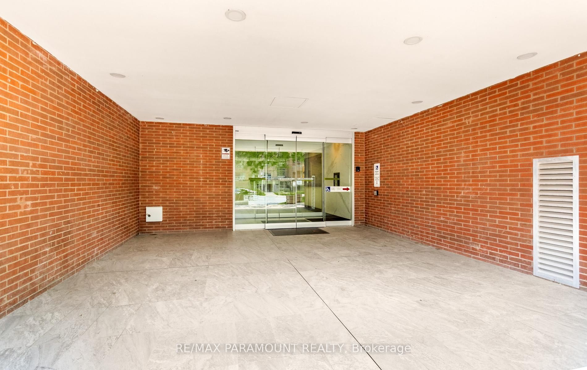 1881 Jane Street 303, Toronto, ON M9N 3S7 photo 5