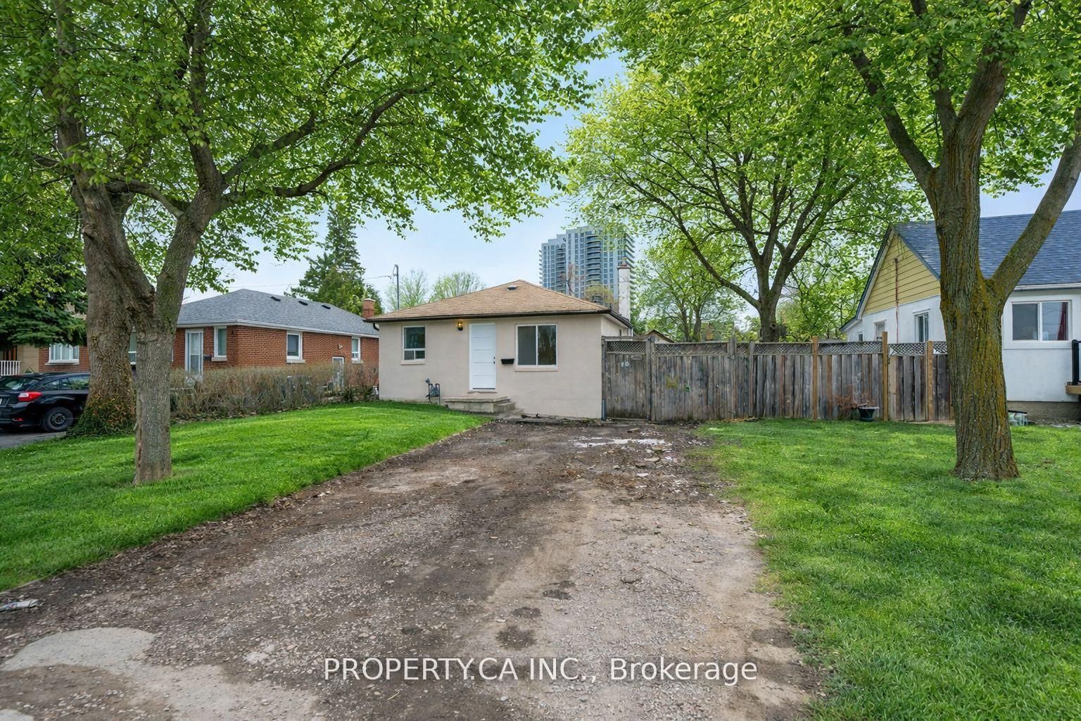 46 McMurchy Avenue N, Brampton, ON L6X 1Y1 photo 2