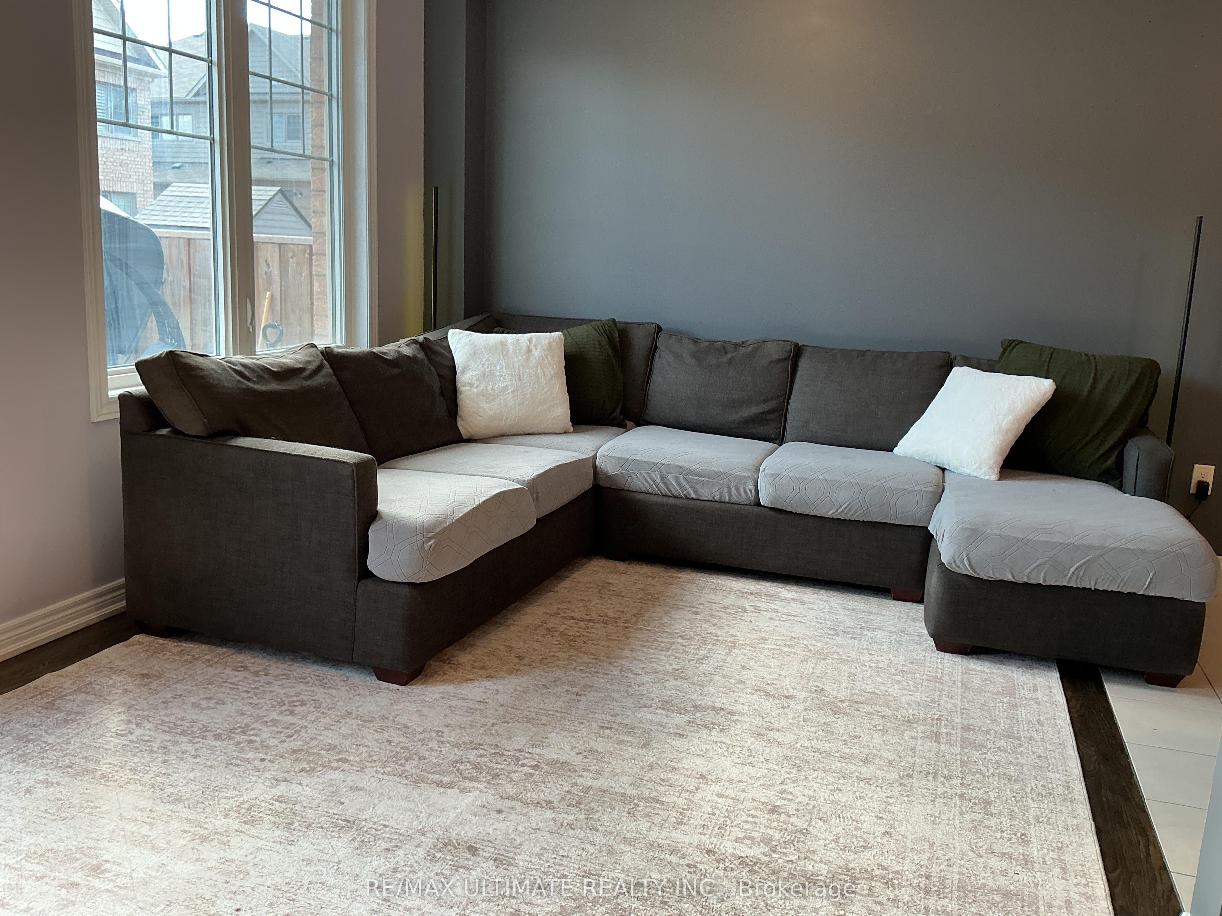 31 Davenfield Circle, Brampton, ON L6P 4M2 photo 3
