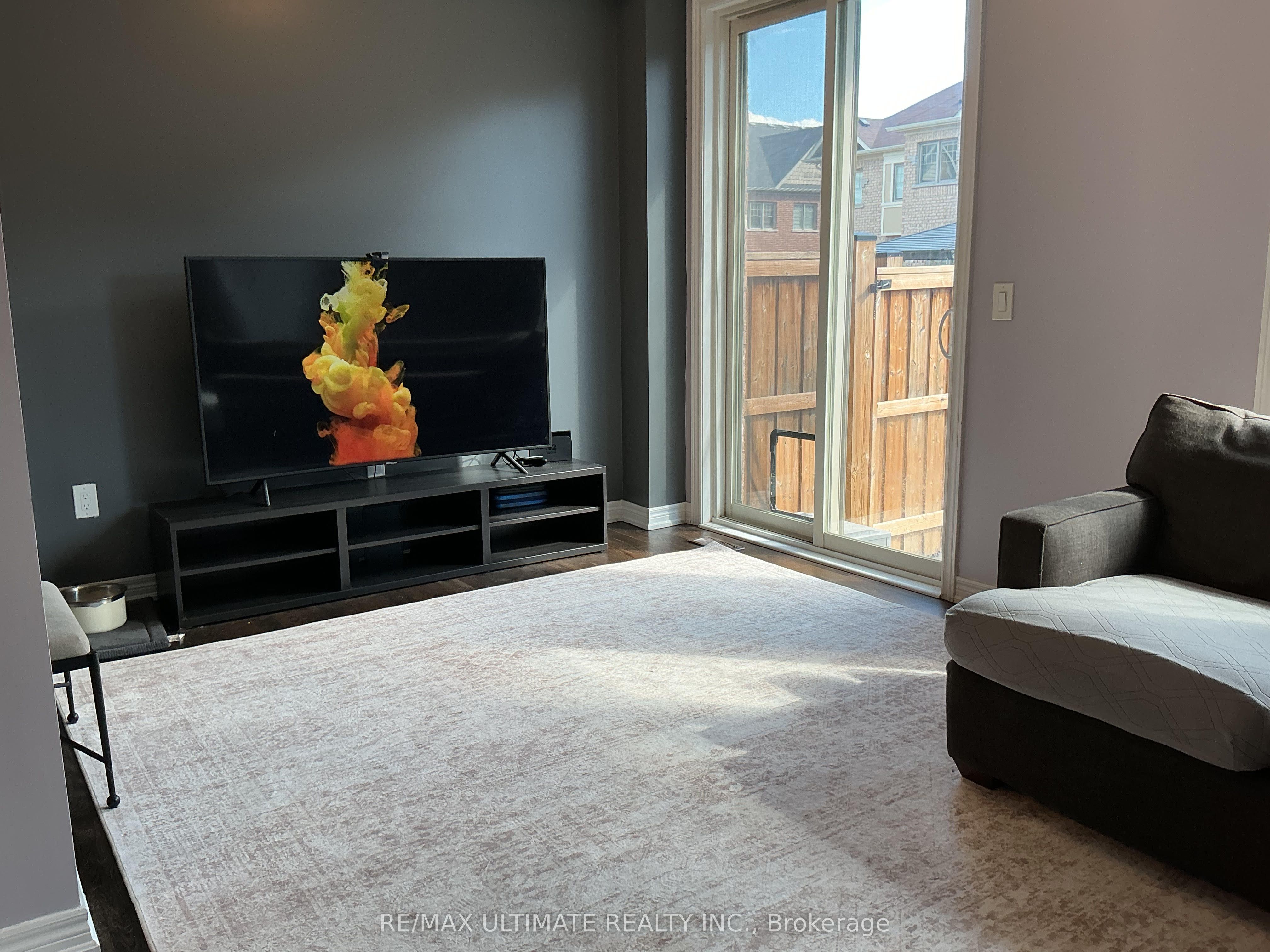 31 Davenfield Circle, Brampton, ON L6P 4M2 photo 4