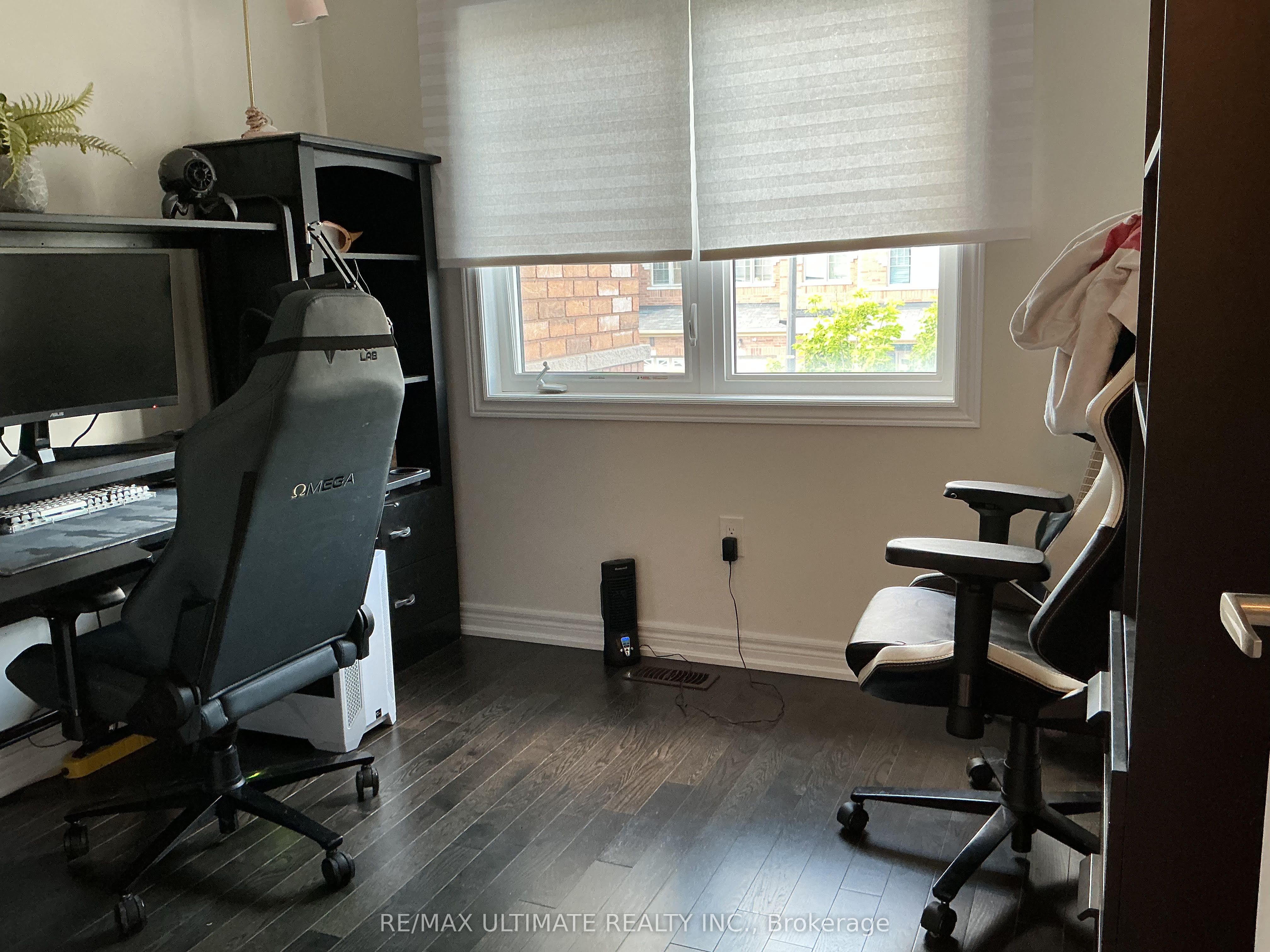 31 Davenfield Circle, Brampton, ON L6P 4M2 photo 5